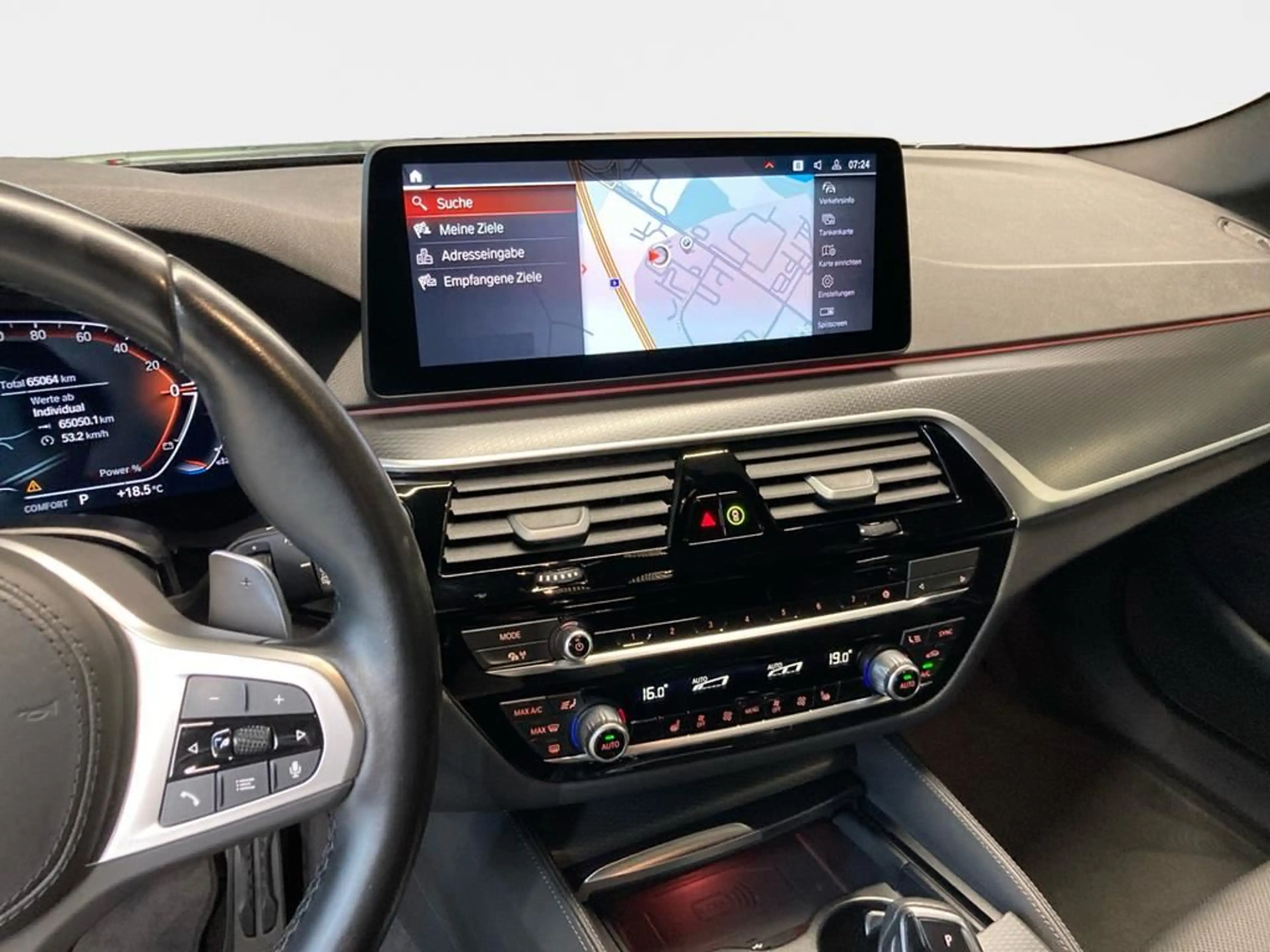 BMW 540 M Sport Pro — photo 12