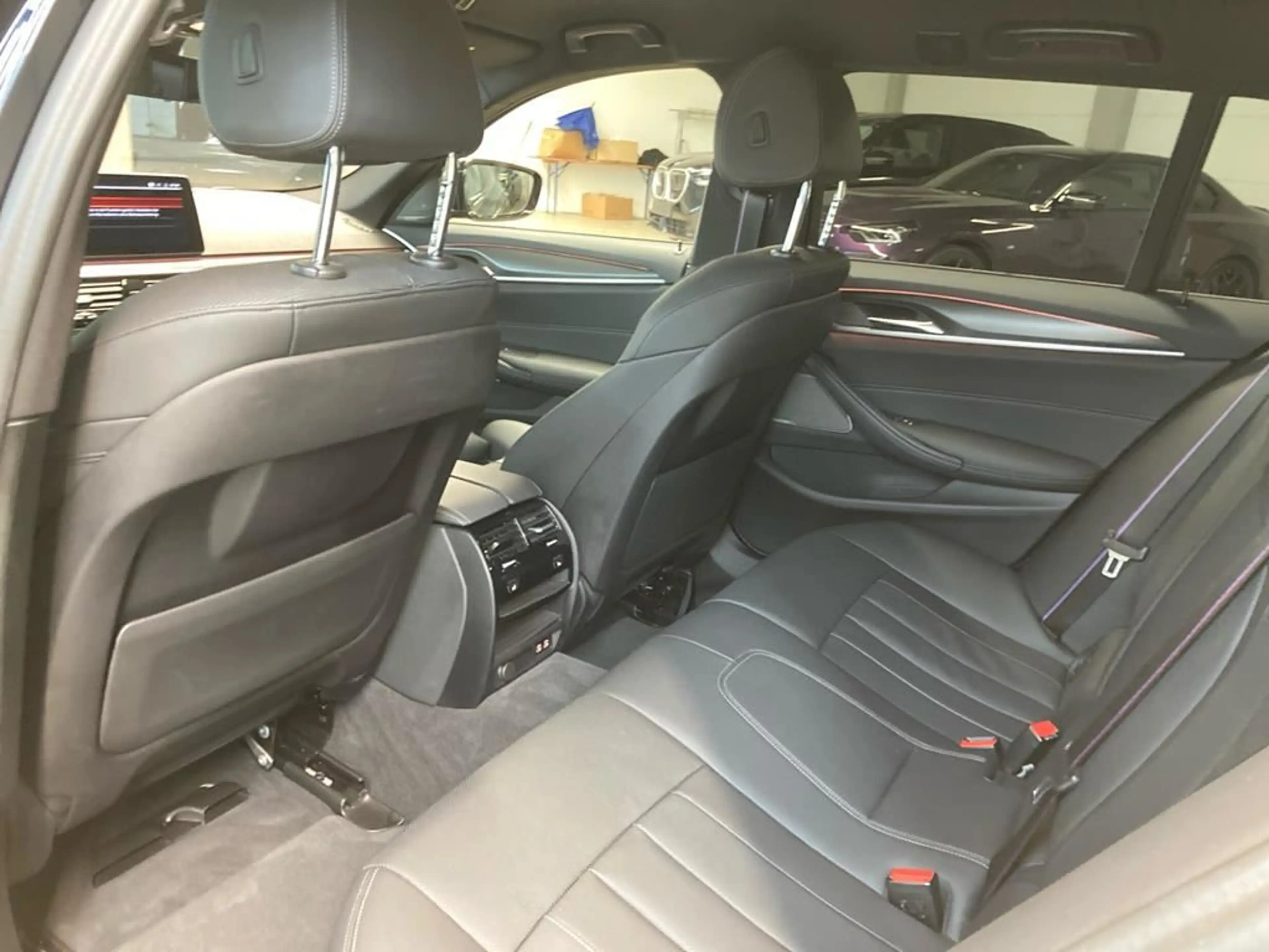 BMW 540 M Sport Pro — photo 9