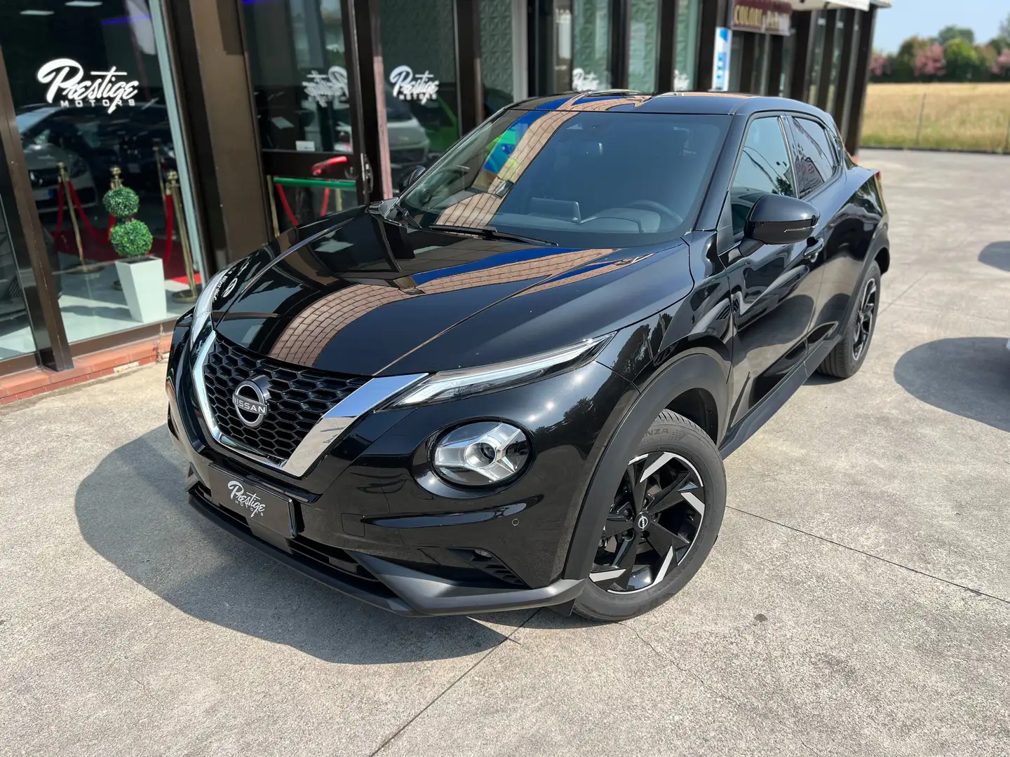 Nissan Juke Juke 1.0 dig-t N-Connecta 114cv dct NO VINCOLI Nero - 1