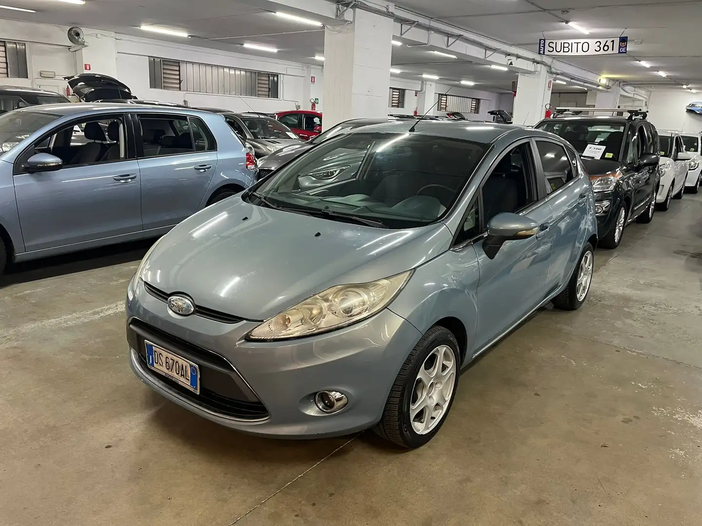 Ford Fiesta 5p 1.4 tdci Titanium Grijs - 1