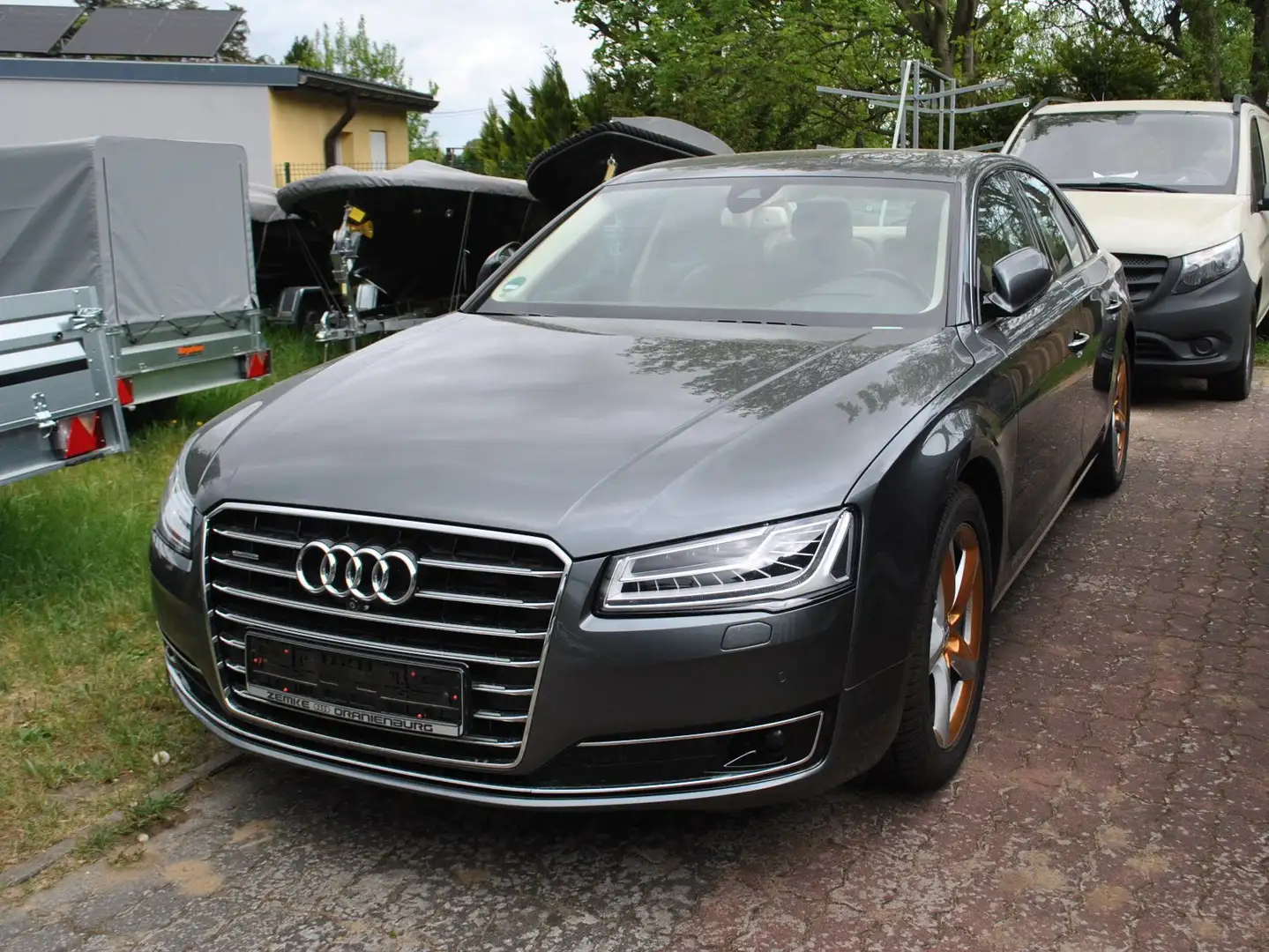 Audi A8 A8 3.0 TDI DPF quattro tiptronic Grau - 2