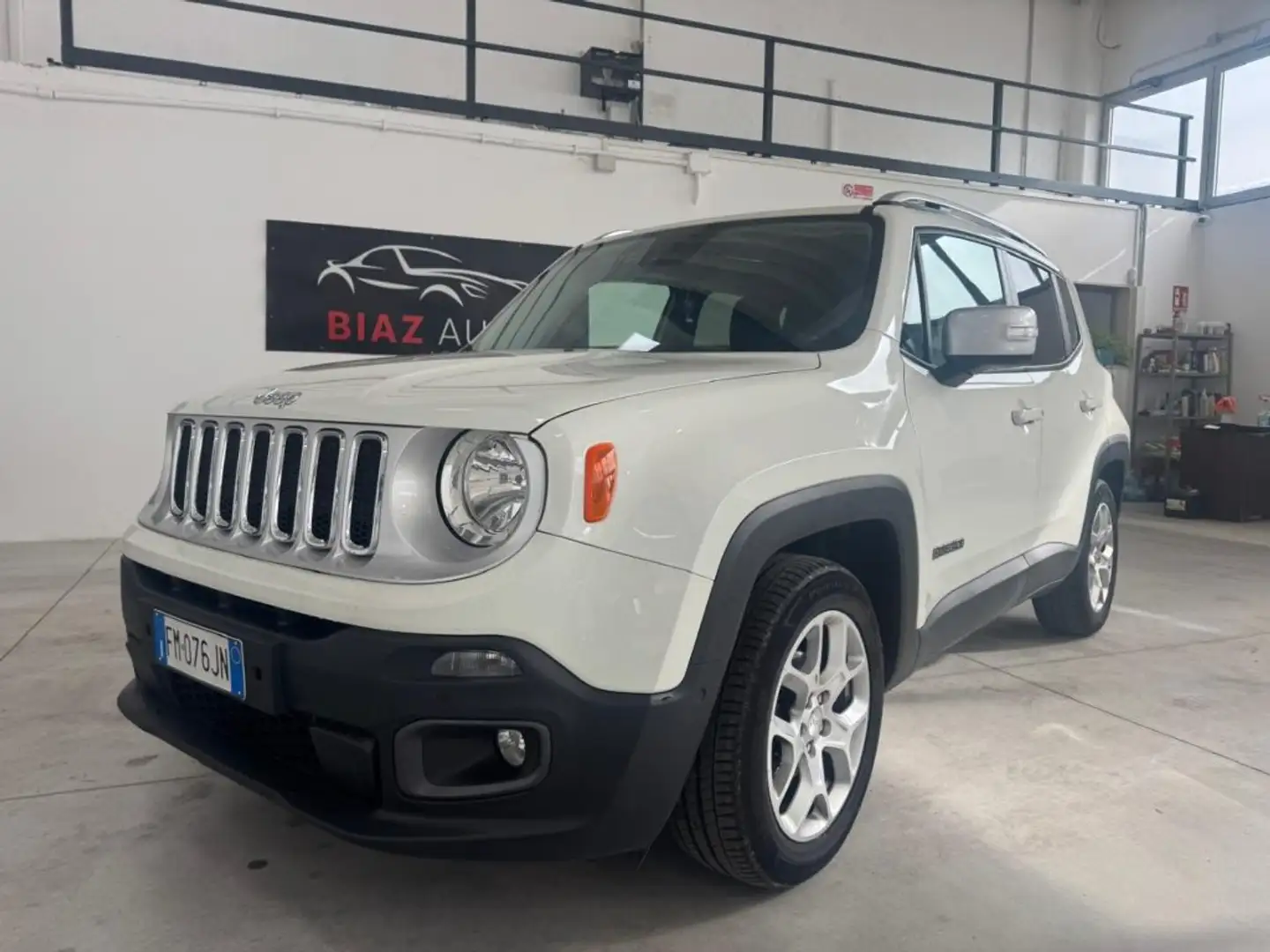 Jeep Renegade 1.6 Mjt 120 CV Limited Blanc - 1