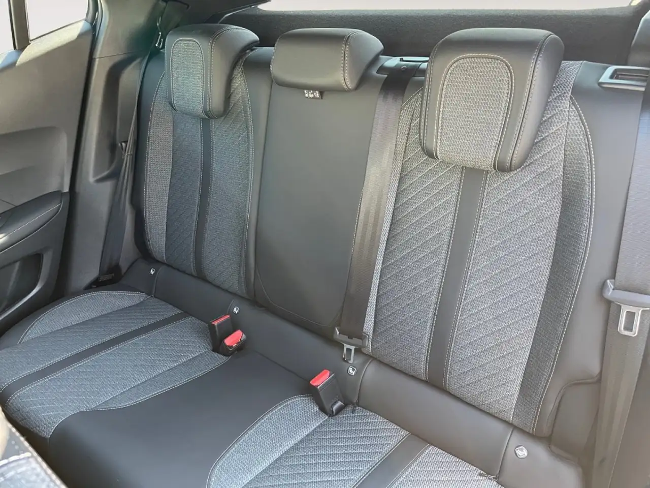 Peugeot 2008 2008 — photo 12