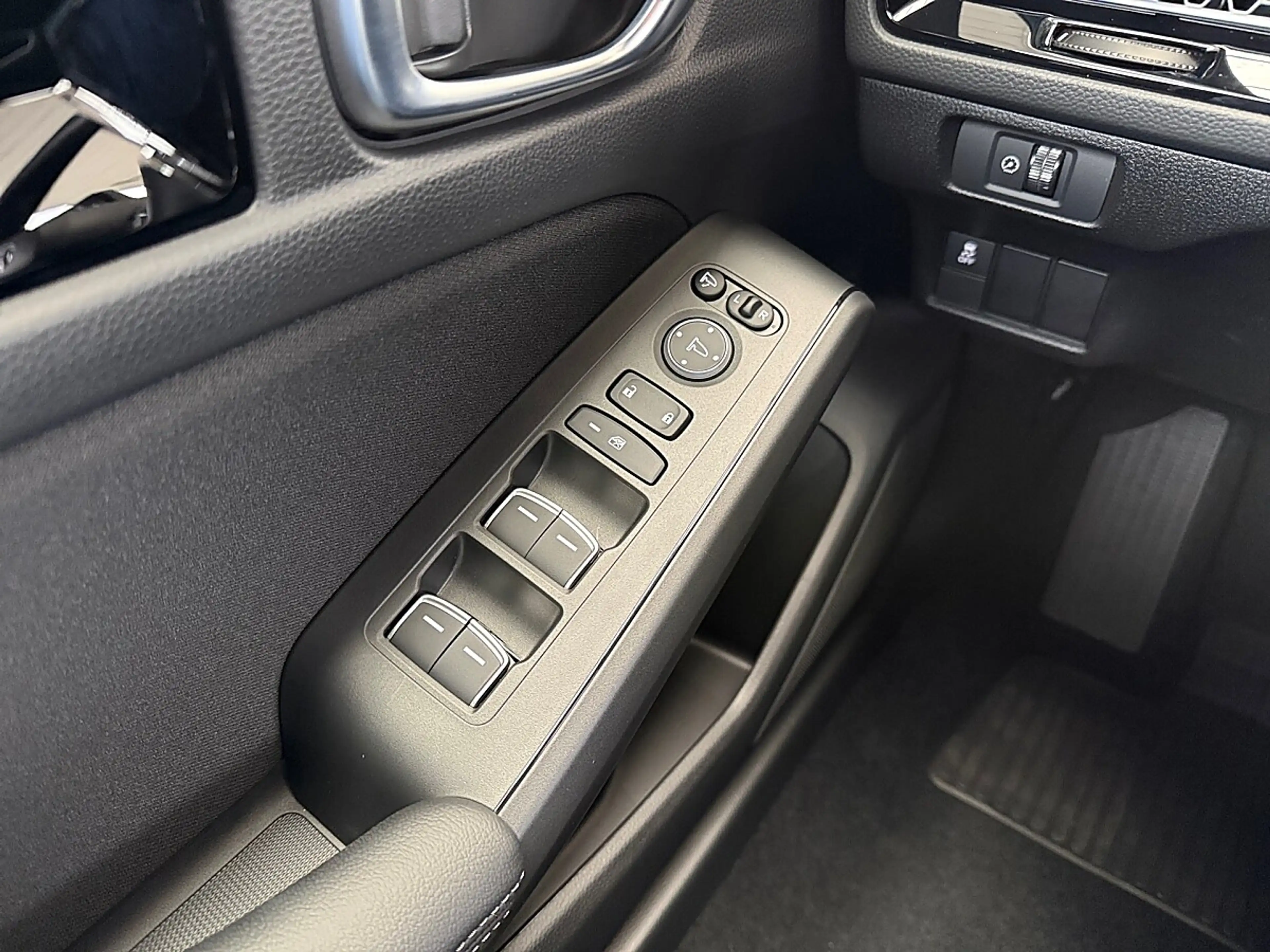 Honda Civic 2.0 i-MMD Hybrid Sport e-CVT Aut. — photo 13