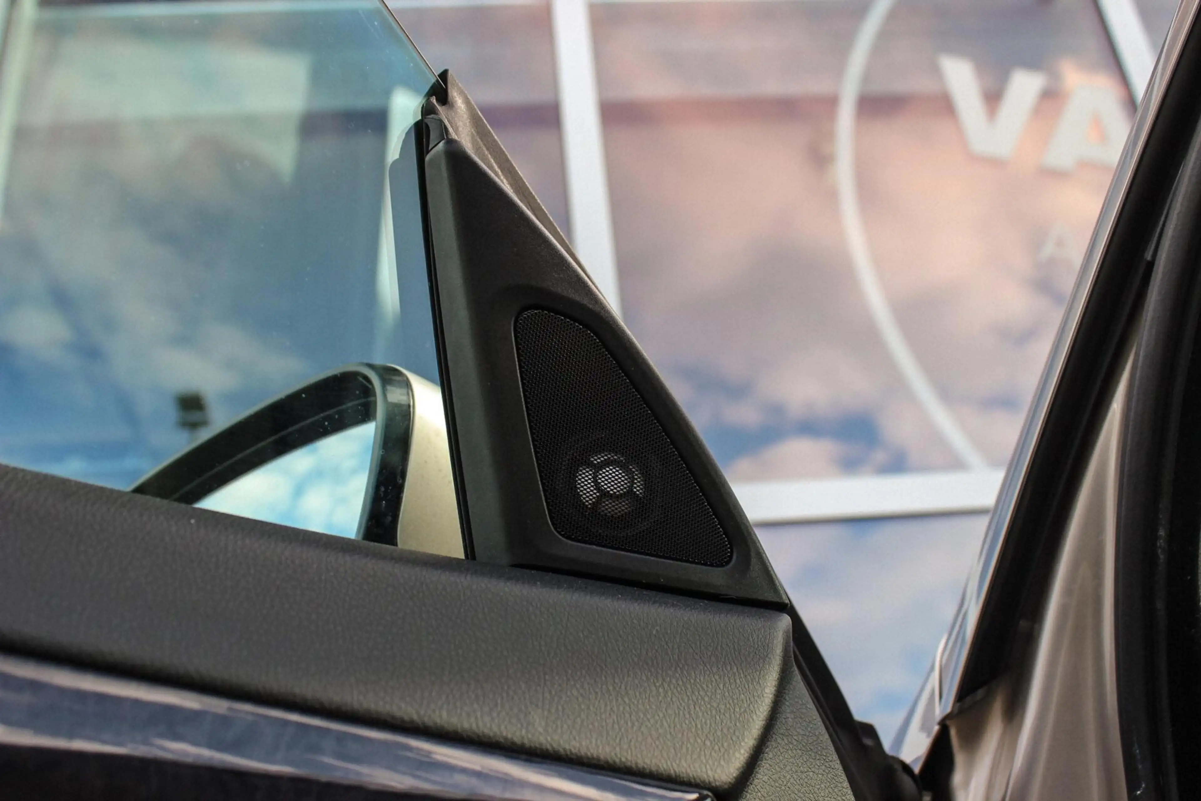 BMW 535 5-serie Gran Turismo 535i High Executive | Achtera — photo 40