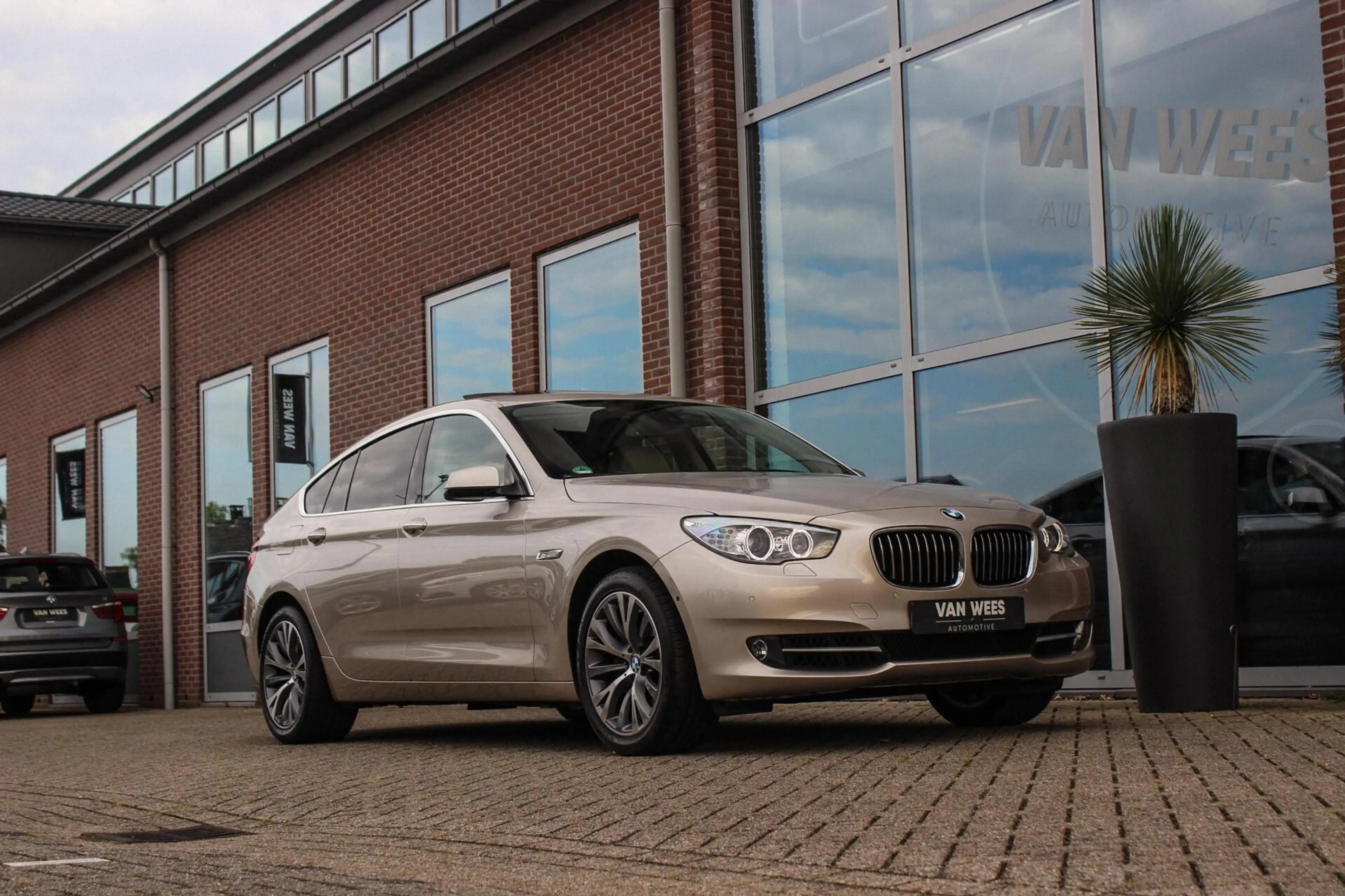 BMW 535 5-serie Gran Turismo 535i High Executive | Achtera — photo 9