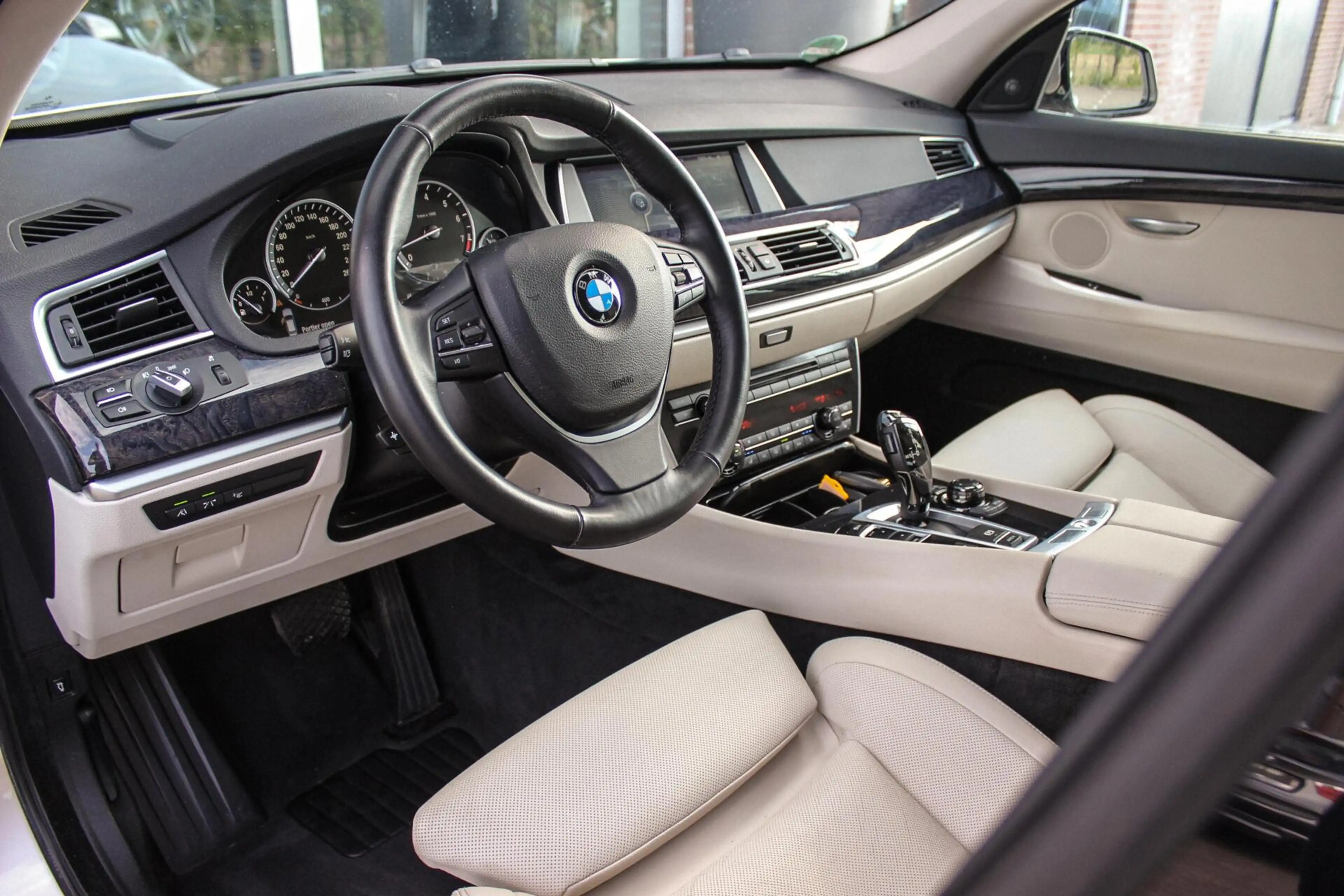 BMW 535 5-serie Gran Turismo 535i High Executive | Achtera — photo 13