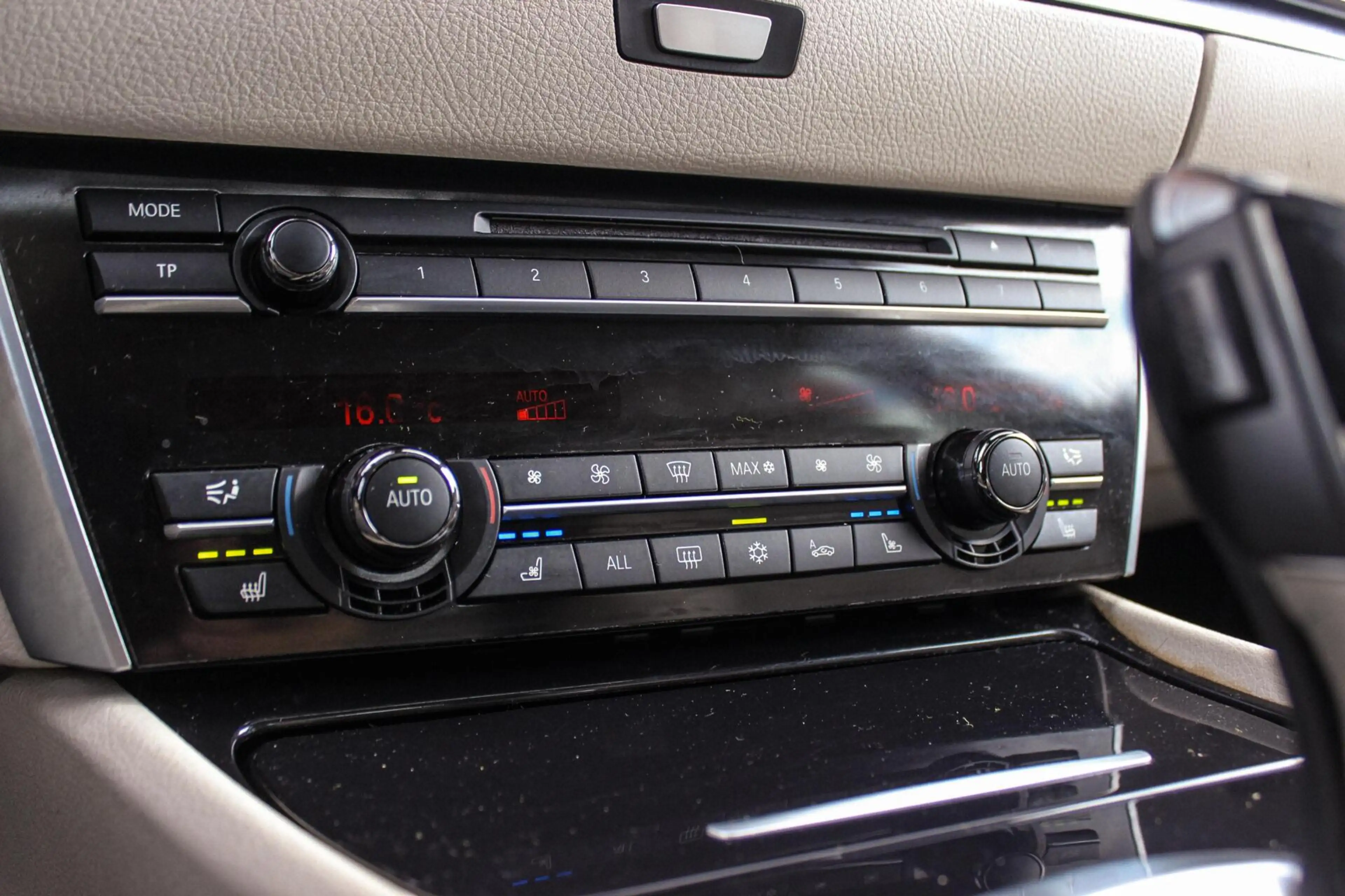 BMW 535 5-serie Gran Turismo 535i High Executive | Achtera — photo 31