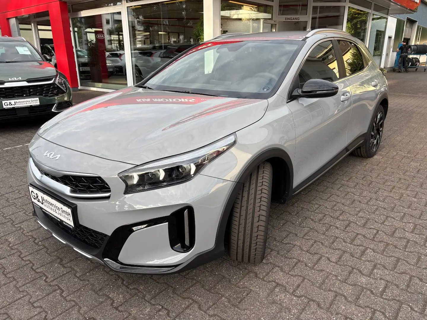 Kia XCeed 150PS Nightline Autom, HDA Grau - 1