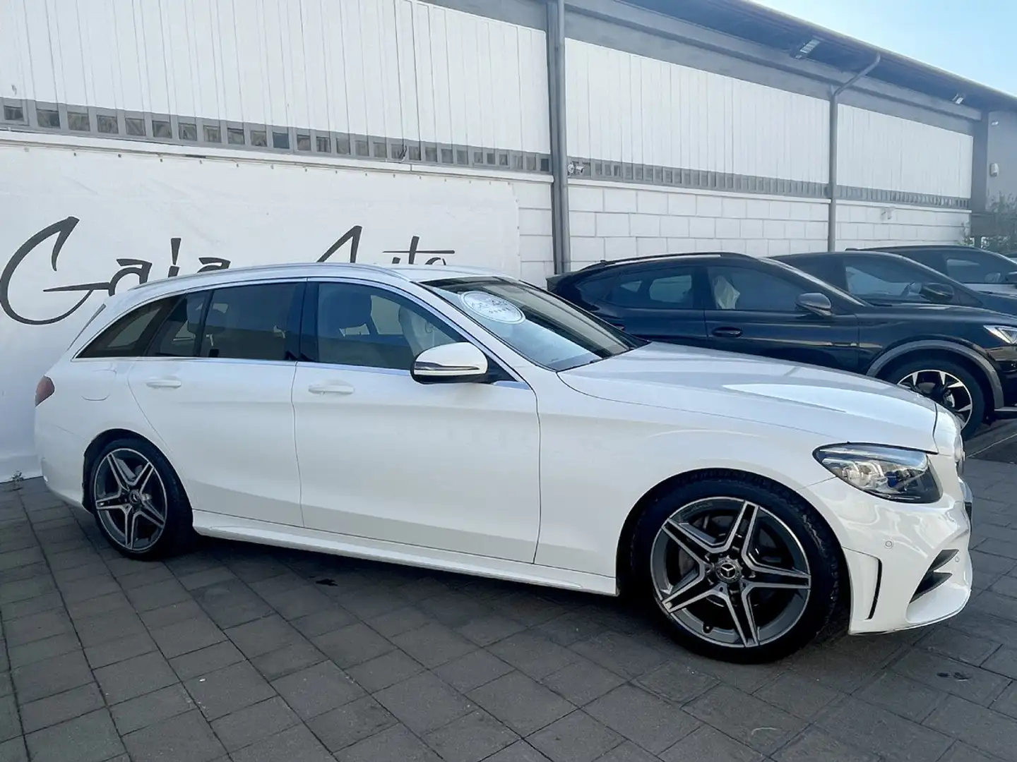 Mercedes-Benz C 220 SW d Premium AMG LED multibeam Cockpit Белый - 2