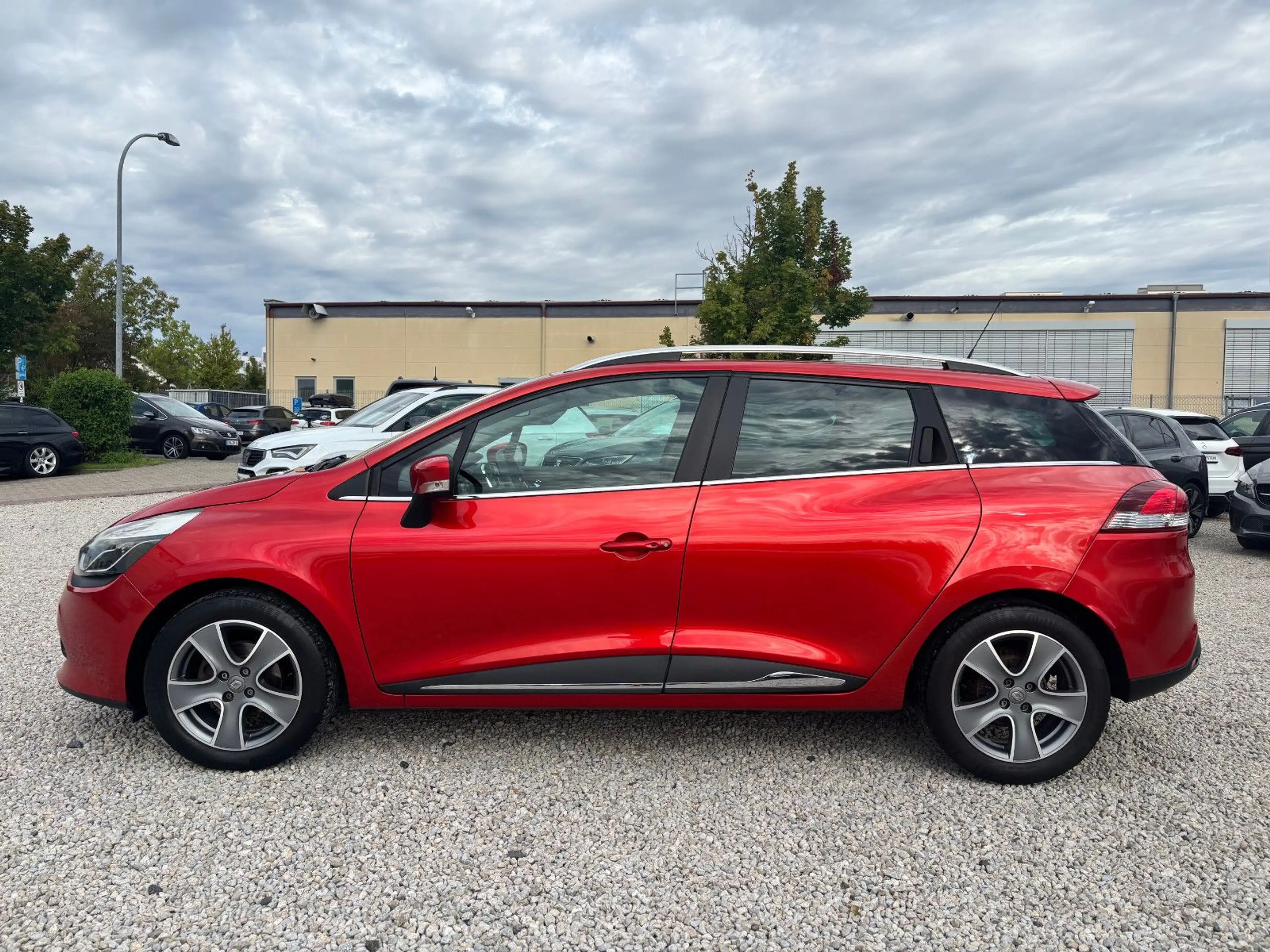Renault Clio IV Grandtour 1.2 Dynamique +NAV+KLIMA+ — photo 2