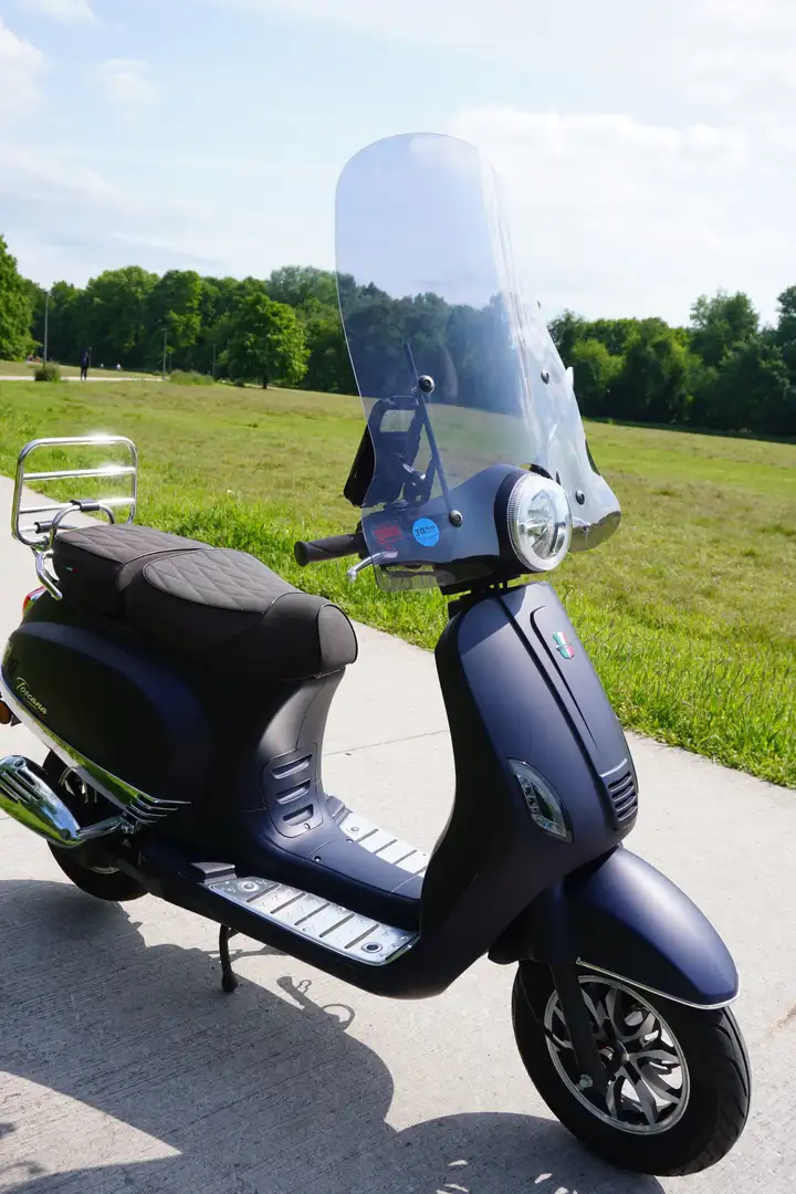 Vespa 50 GTS Toscana exclusive Niebieski - 2