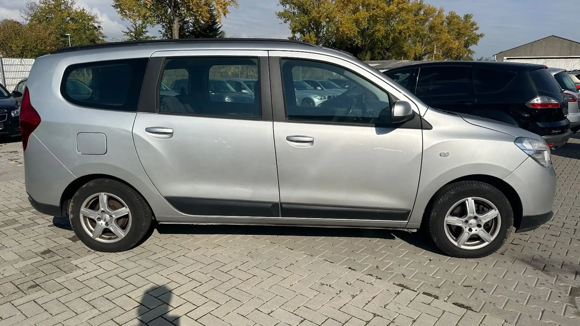 Dacia Lodgy Prestige SHZ 5-Sitzer 85KW Zilver - 2