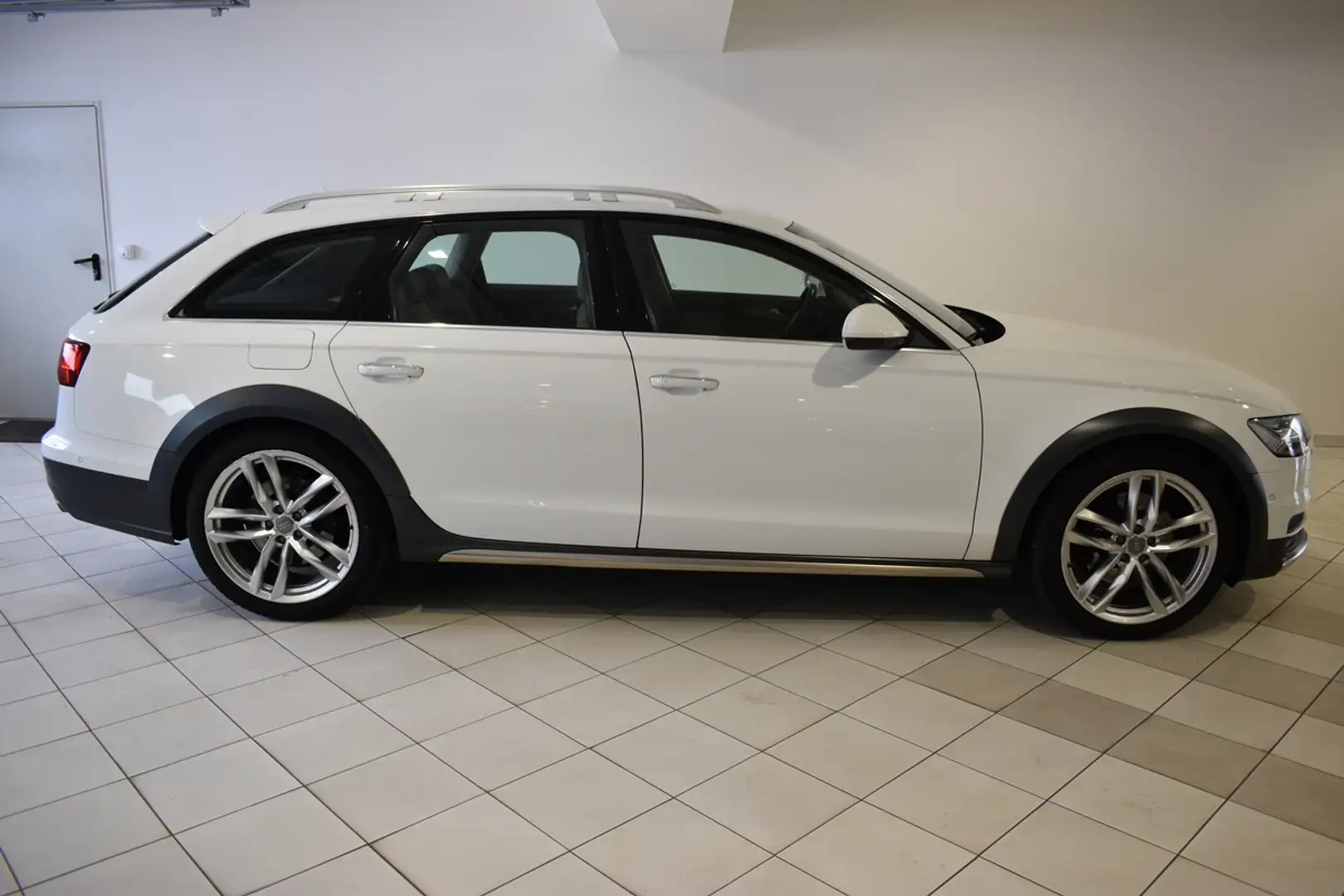 Audi A6 allroad quattro 3.0TDI LEDER NAV StHz TOP VIEW Weiß - 2