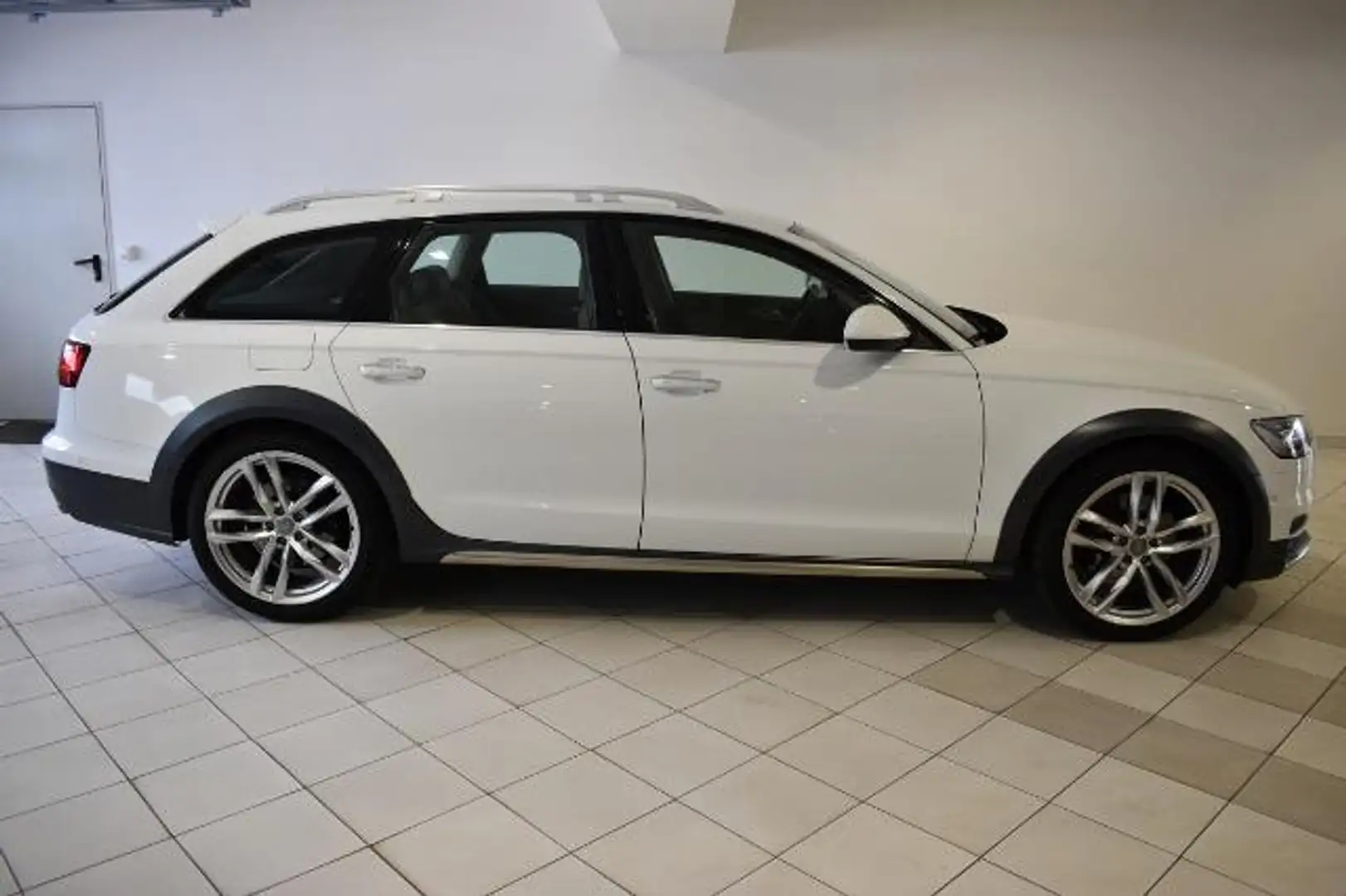 Audi A6 allroad quattro 3.0TDI LEDER NAV StHz TOP VIEW Blanc - 2