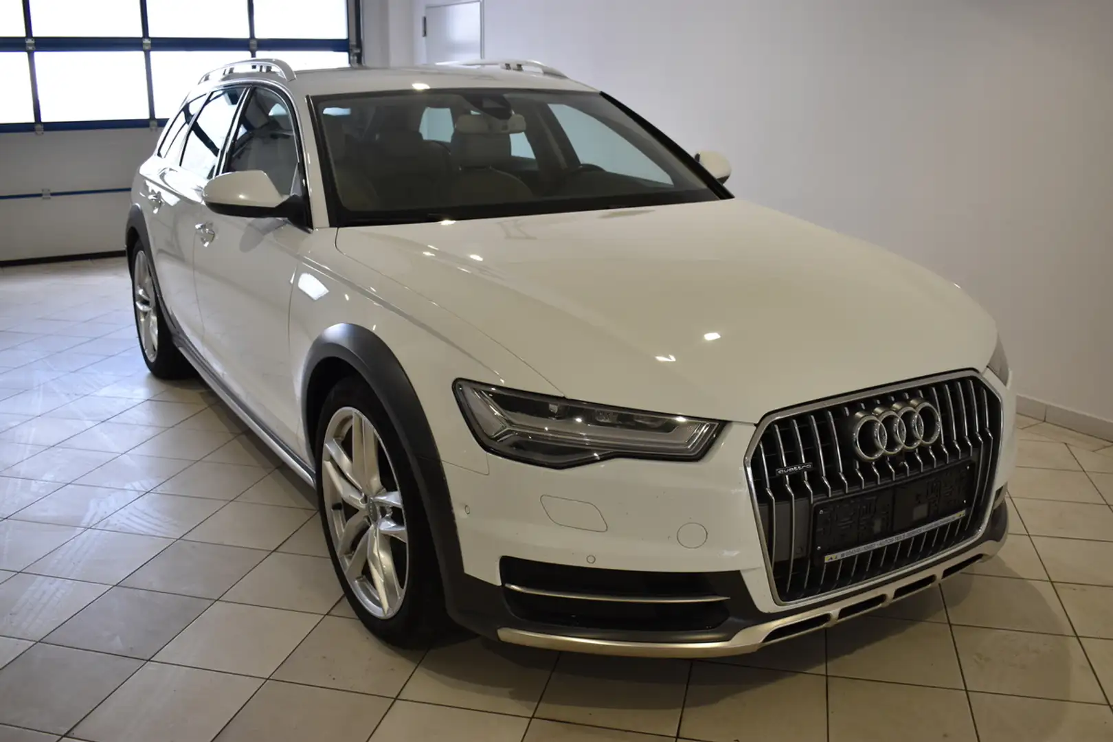 Audi A6 allroad quattro 3.0TDI LEDER NAV StHz TOP VIEW Weiß - 1