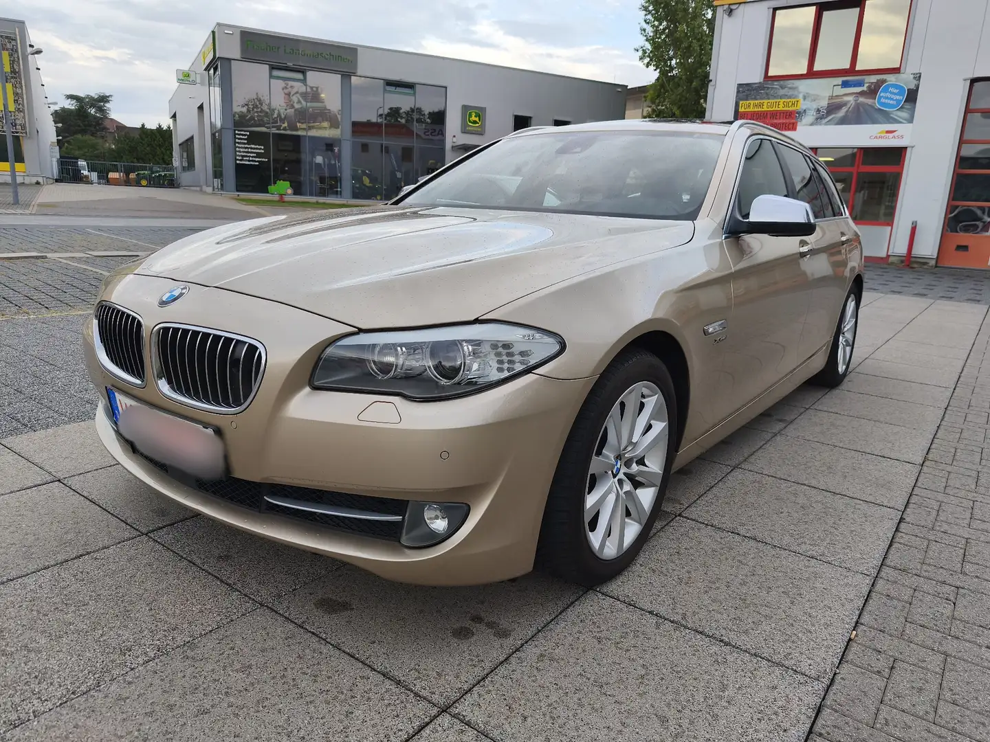 BMW 530 5er Touring Diesel 530d xDrive Touring Aut. Arany - 1