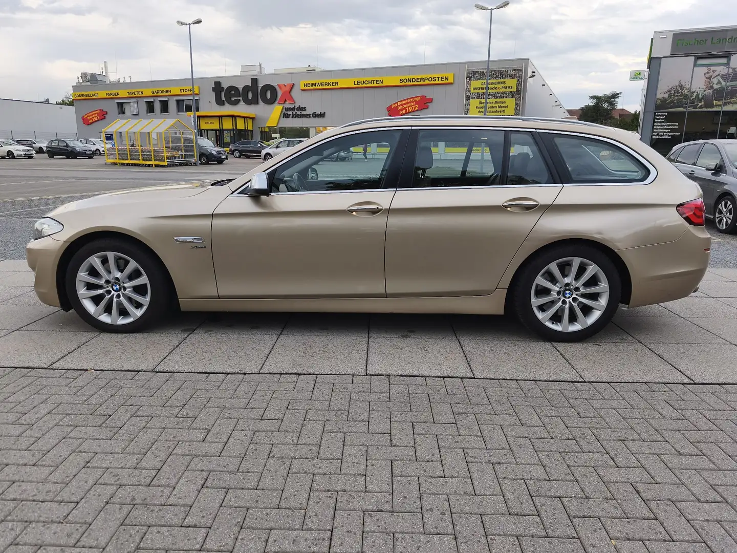 BMW 530 5er Touring Diesel 530d xDrive Touring Aut. Arany - 2