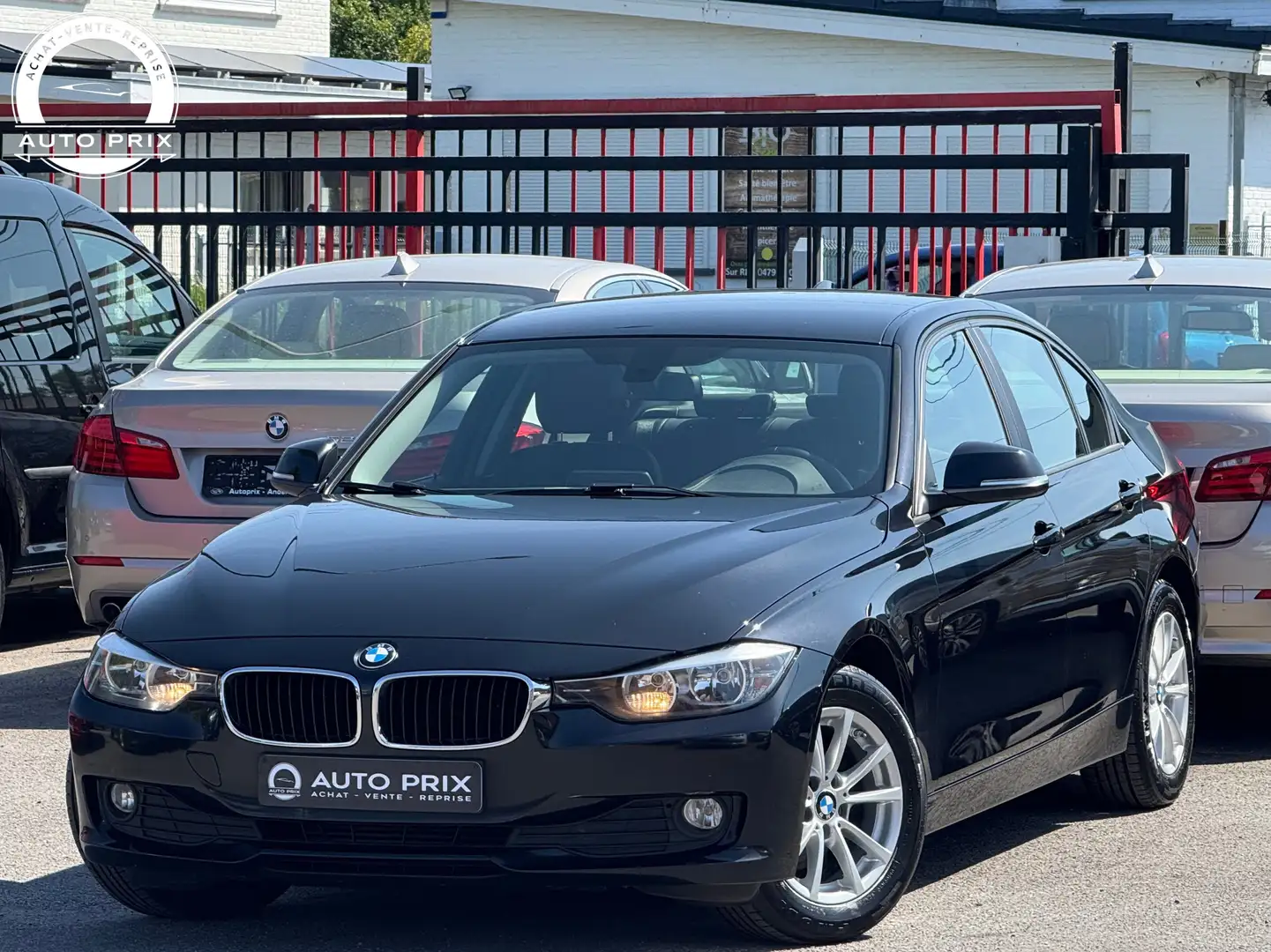 BMW 318 d Navi PDC Cuir Etat Neuf Euro 5b Noir - 1