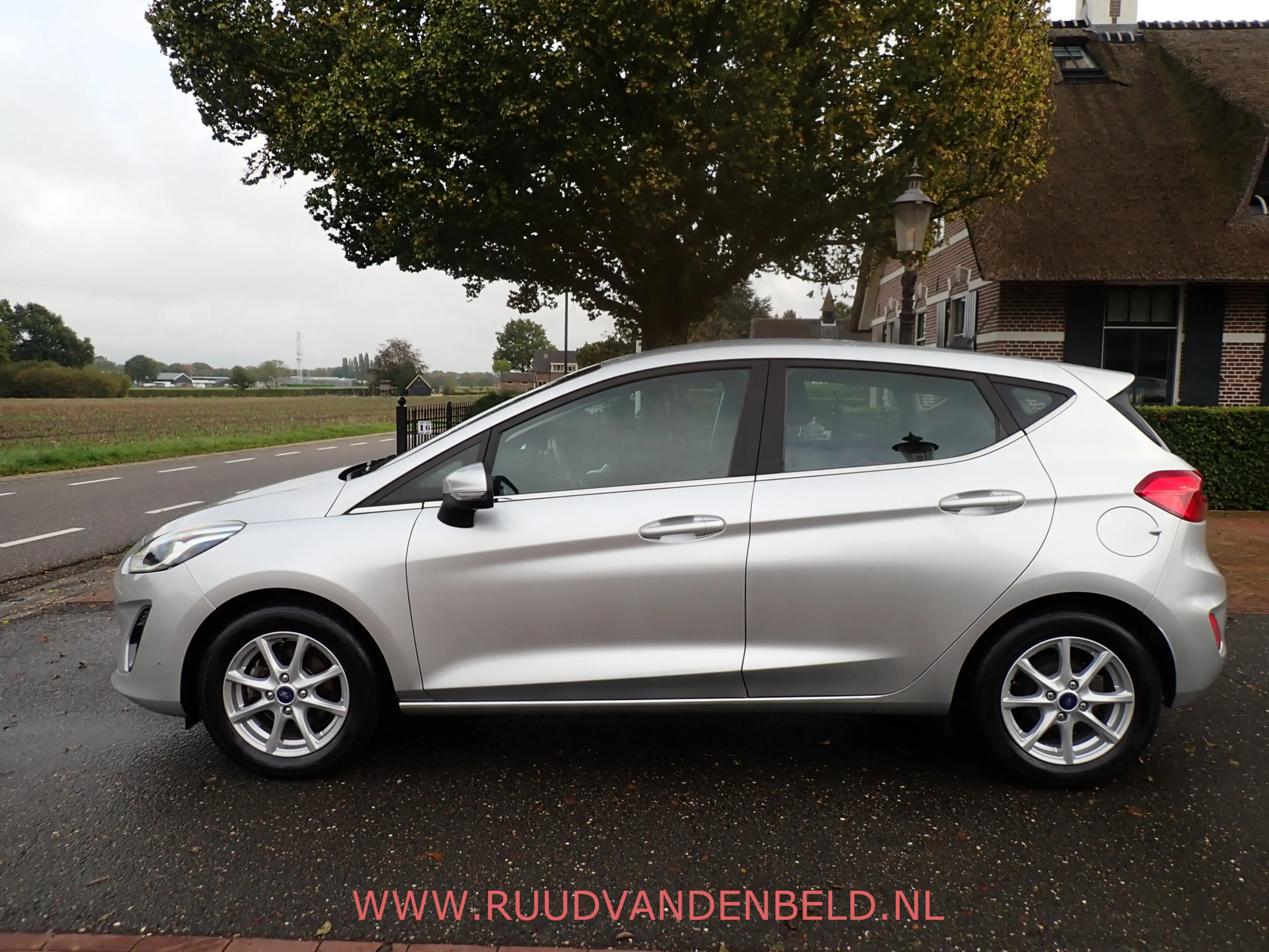 Ford Fiesta 1.0 EcoBoost Titanium CARPLAY/KEYLESS/NAVI/CRUISE/ — photo 6