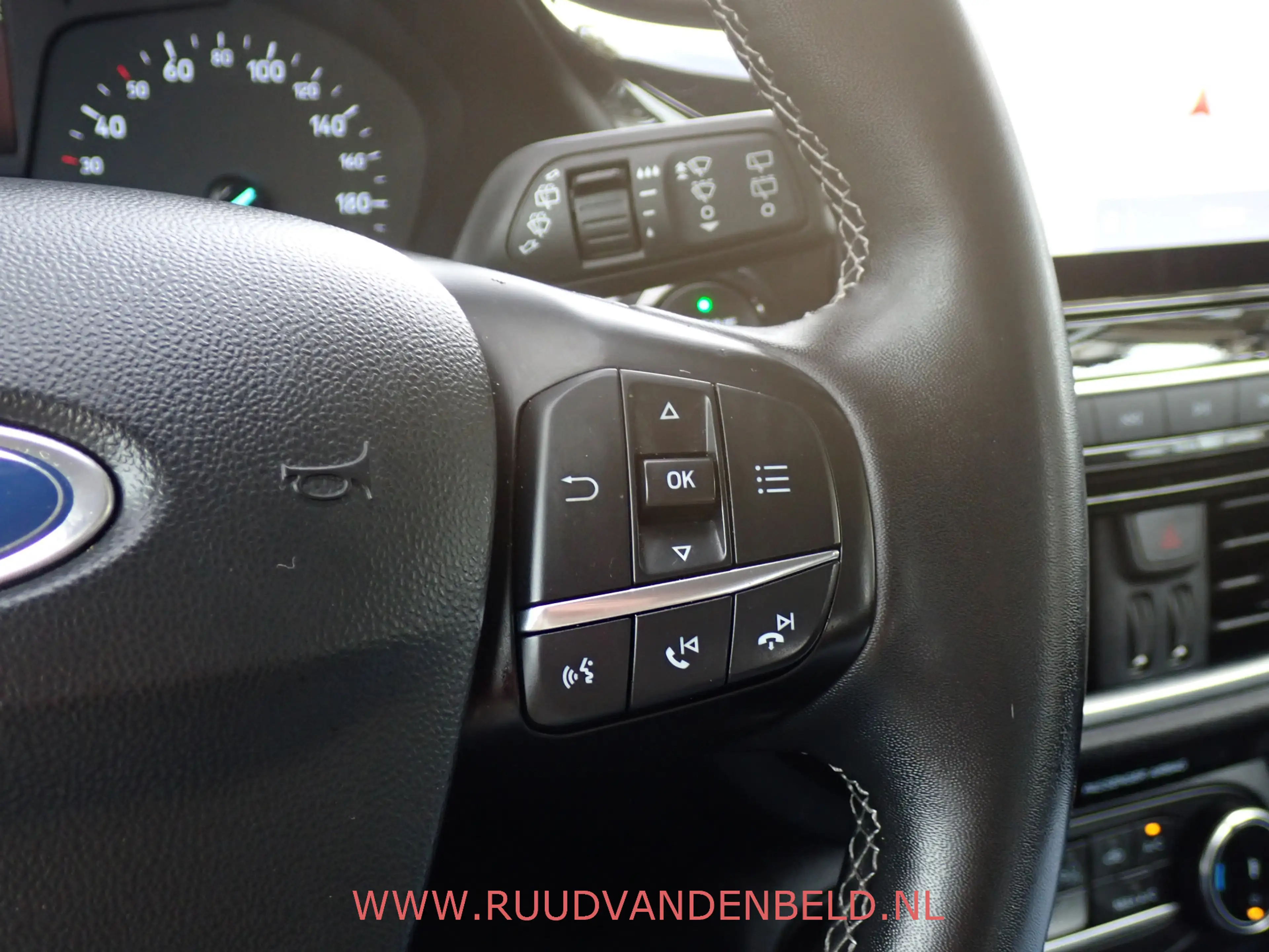 Ford Fiesta 1.0 EcoBoost Titanium CARPLAY/KEYLESS/NAVI/CRUISE/ — photo 25