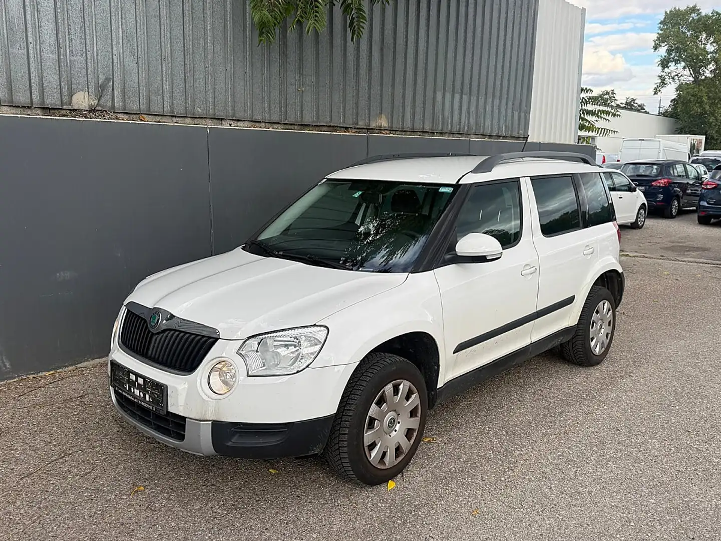 Skoda Yeti Twenty Active 1,2 TSI | 1.BESITZ | PICKERL BIS ... Weiß - 1