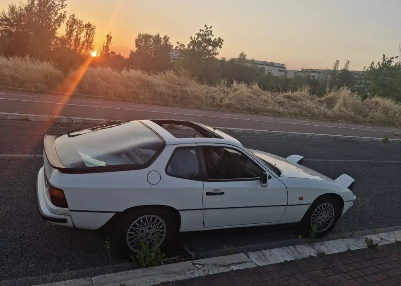 Porsche 924 2.0 Turbo, foto 3