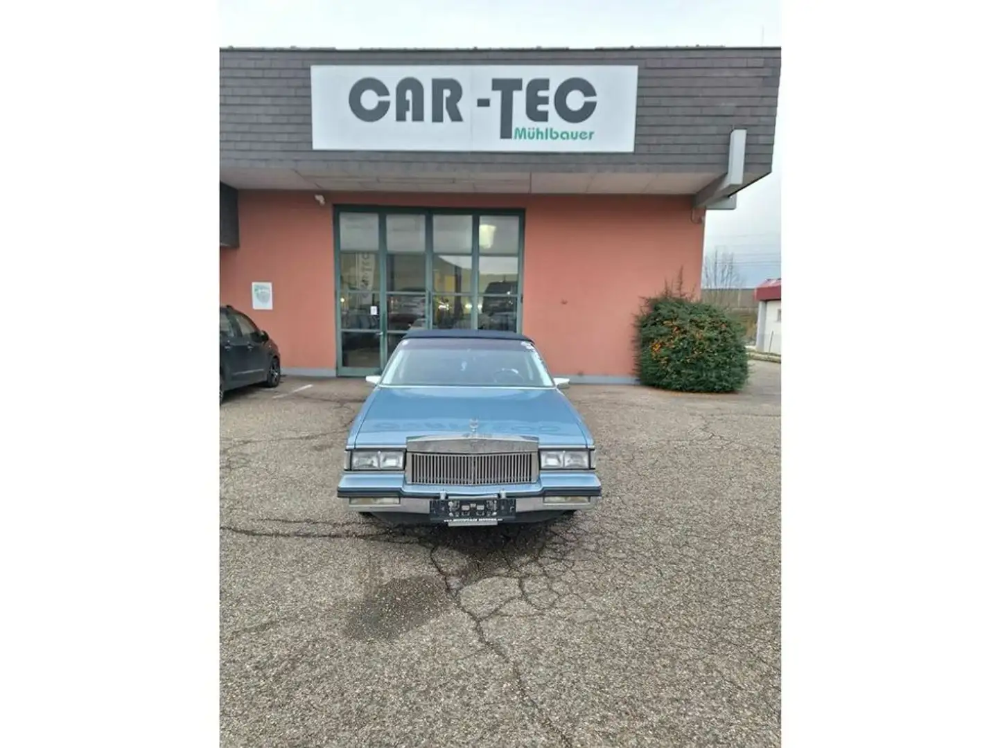 Cadillac Sedan De Ville V8 Mavi - 1