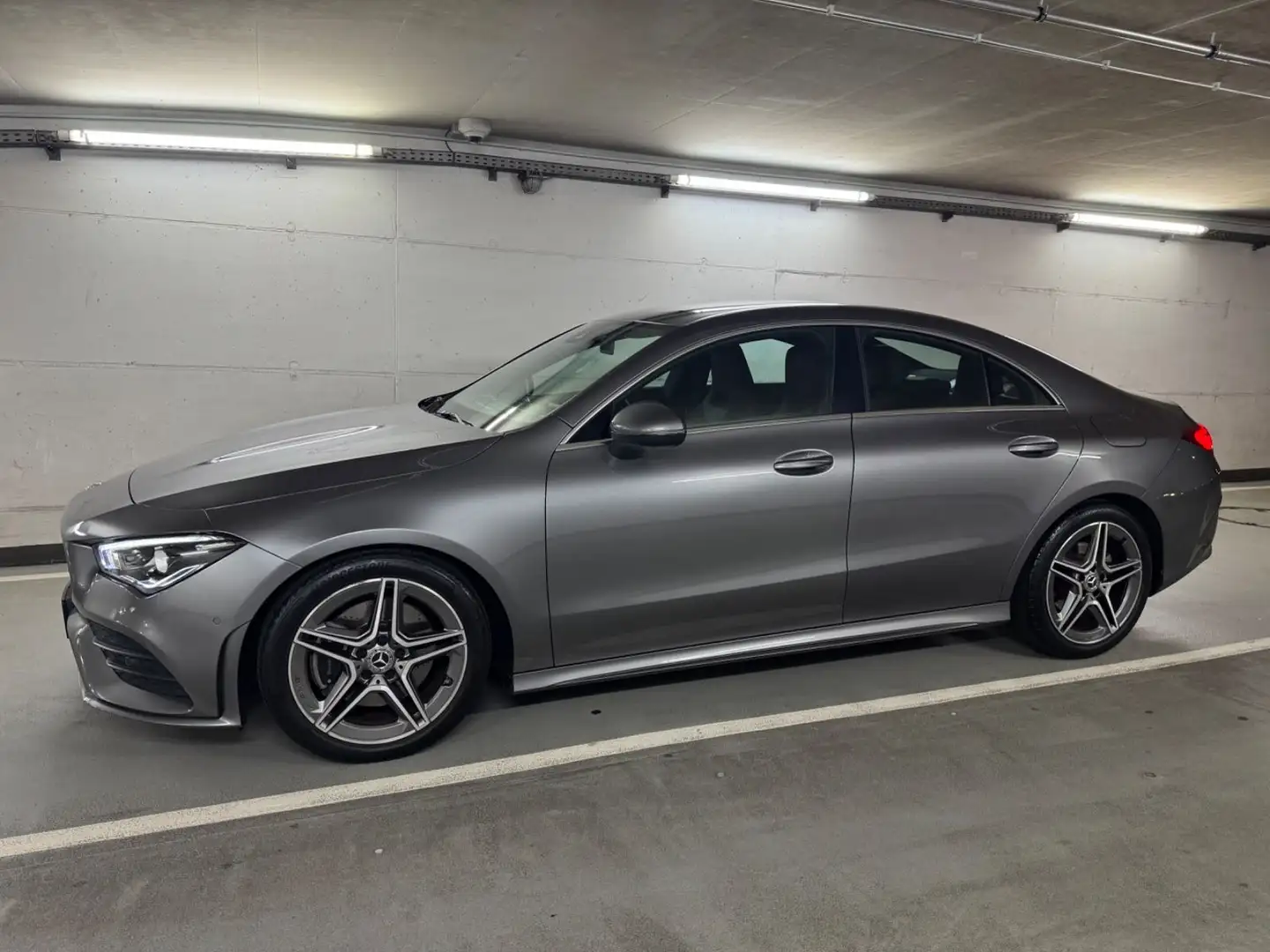Mercedes-Benz CLA 200 Aut. |AMG-Styling|Virtual|R-Cam|18"| Grau - 2
