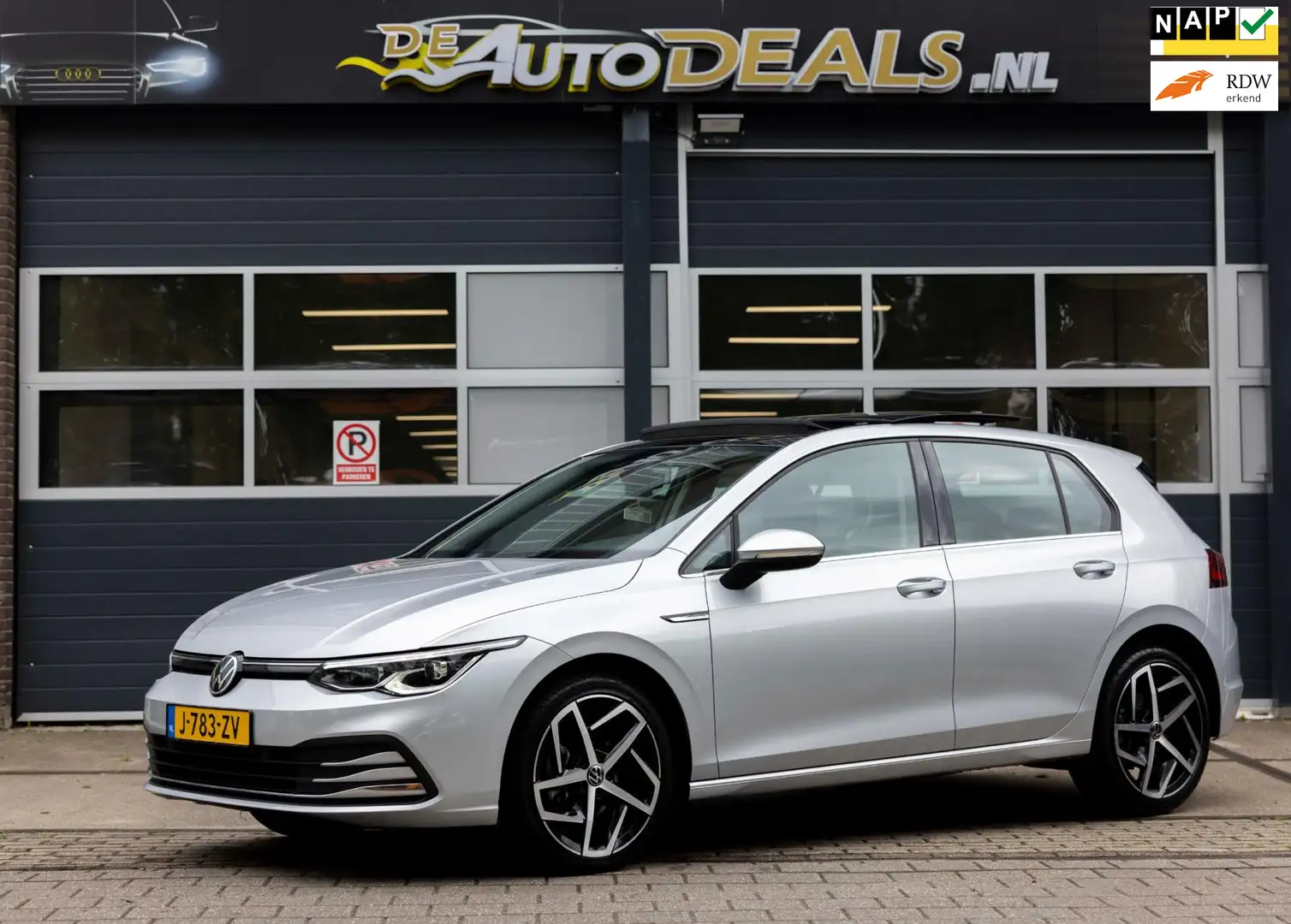 Volkswagen Golf 1.5 eTSI Style PANO ELECTRISCHE STOELEN NL AUTO Gris - 1
