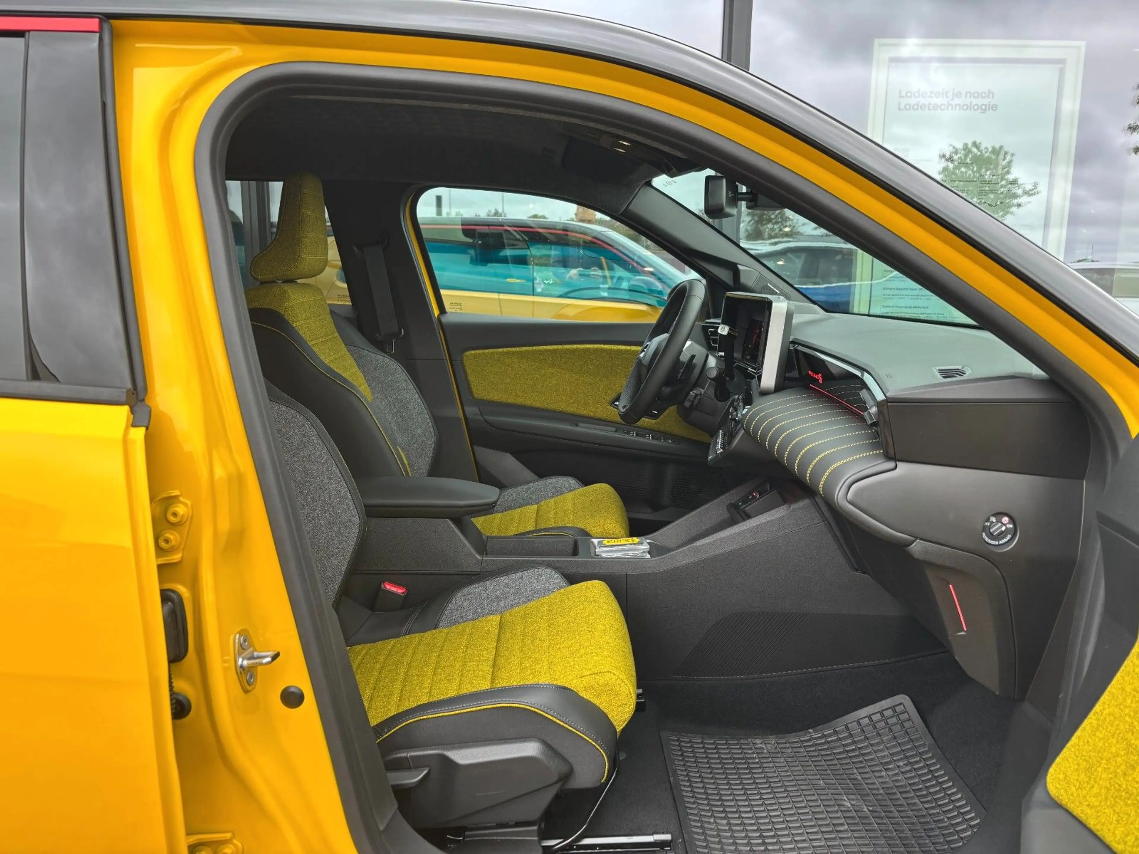 Renault R 5 Iconic 150 Comfort Range — photo 11