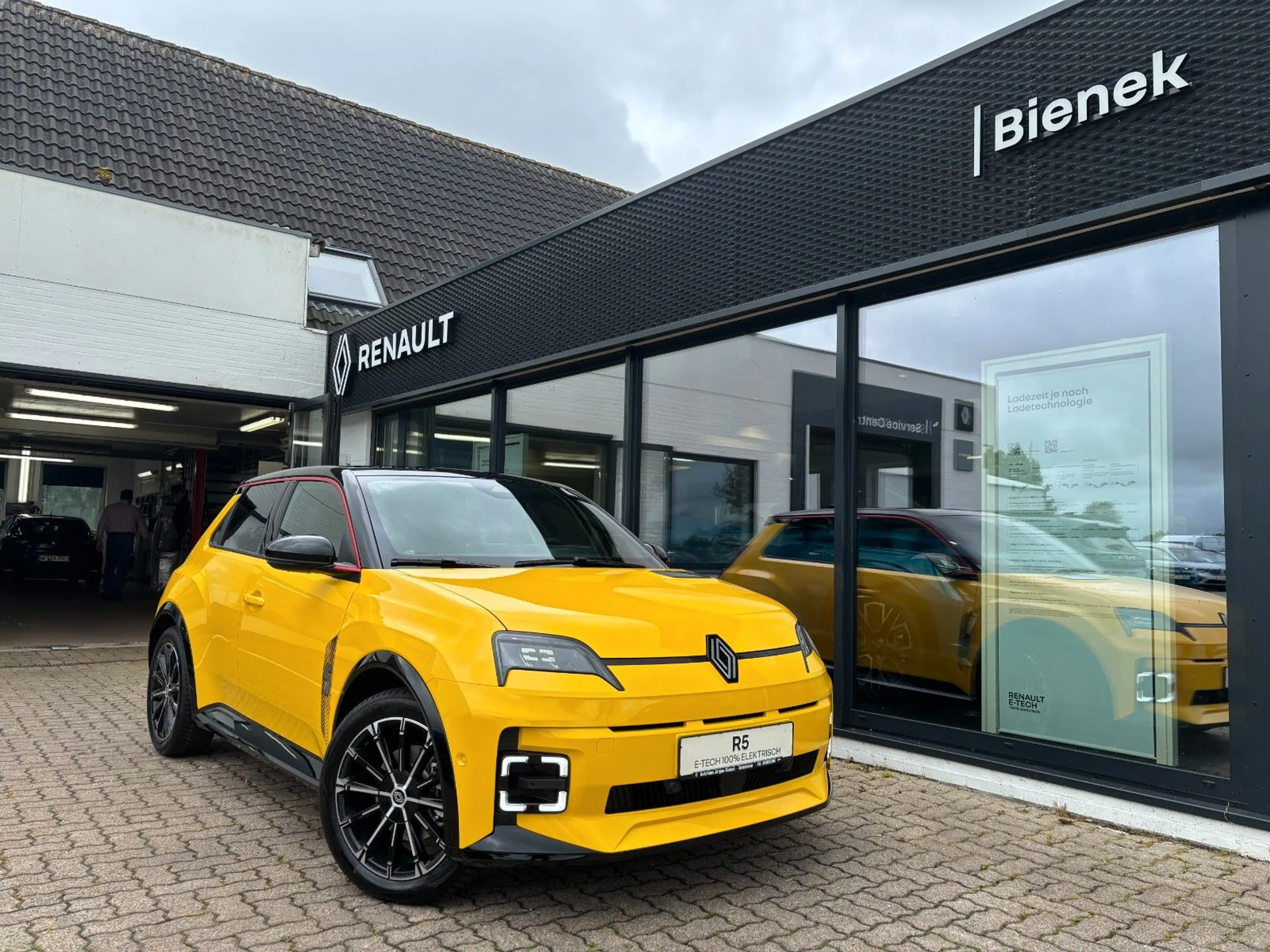 Renault R 5 Iconic 150 Comfort Range — photo 2