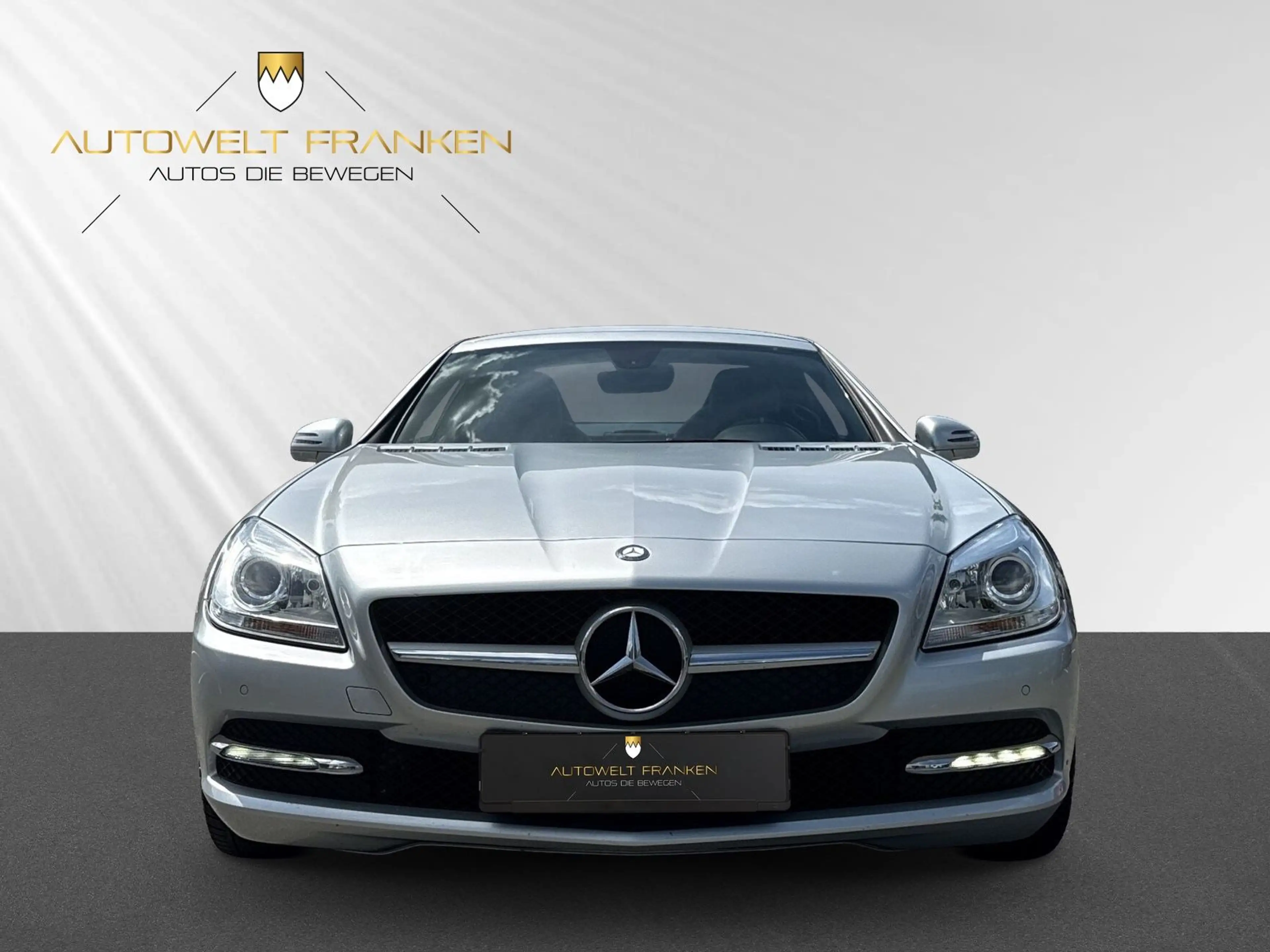 Mercedes-Benz SLK 200 *SCHECKHEFT MERCEDES*XENON*PDC*TEMPO*SHZ — photo 3