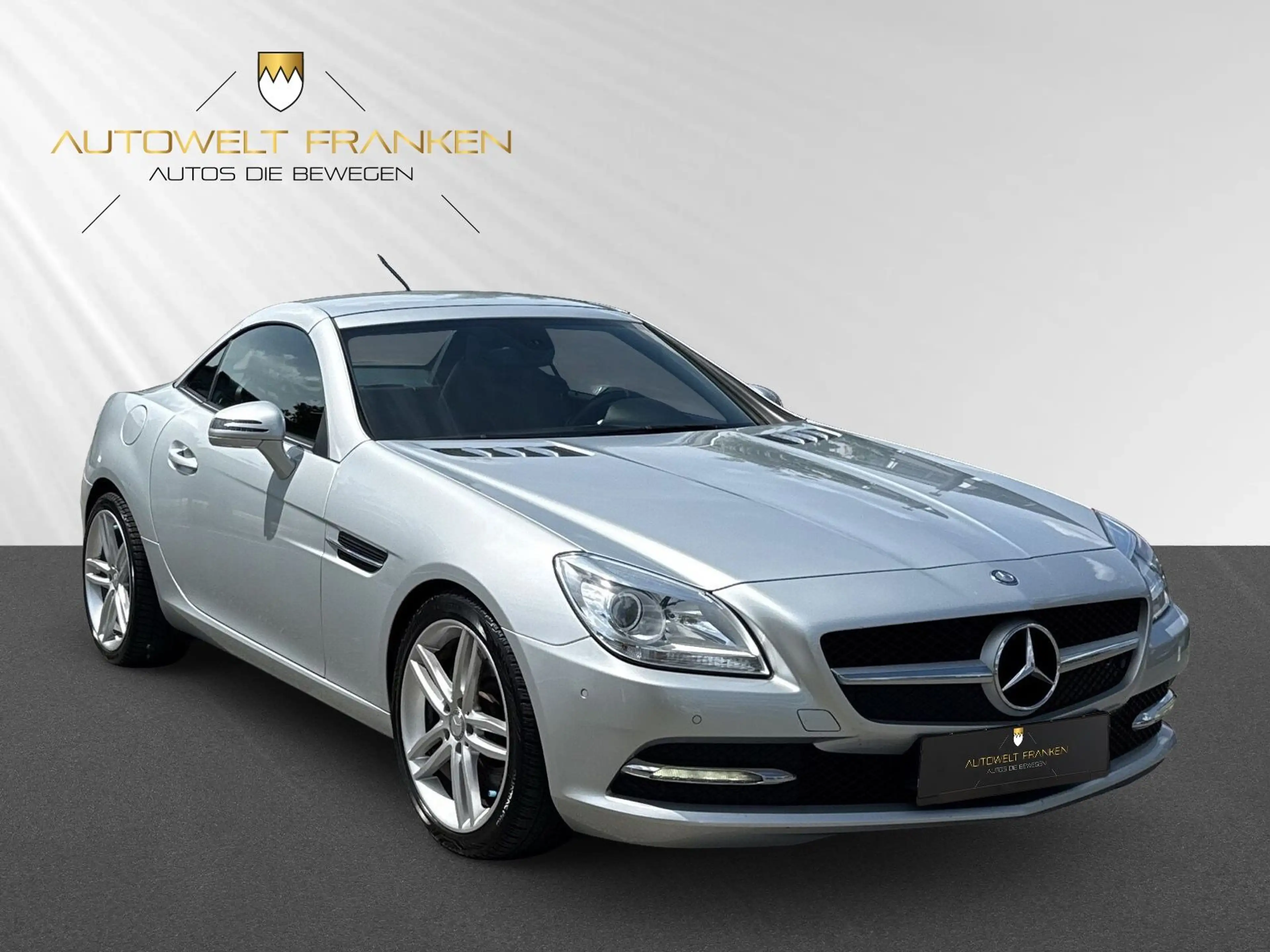 Mercedes-Benz SLK 200 *SCHECKHEFT MERCEDES*XENON*PDC*TEMPO*SHZ