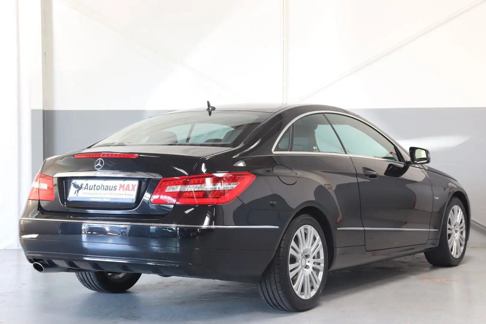 Mercedes-Benz E 250 Coupe Avantgarde~SZH~Tempomat~PDC~MFL~ Negro - 2