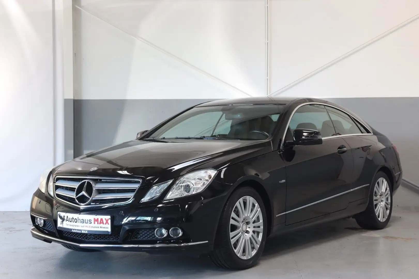 Mercedes-Benz E 250 Coupe Avantgarde~SZH~Tempomat~PDC~MFL~ Negro - 1