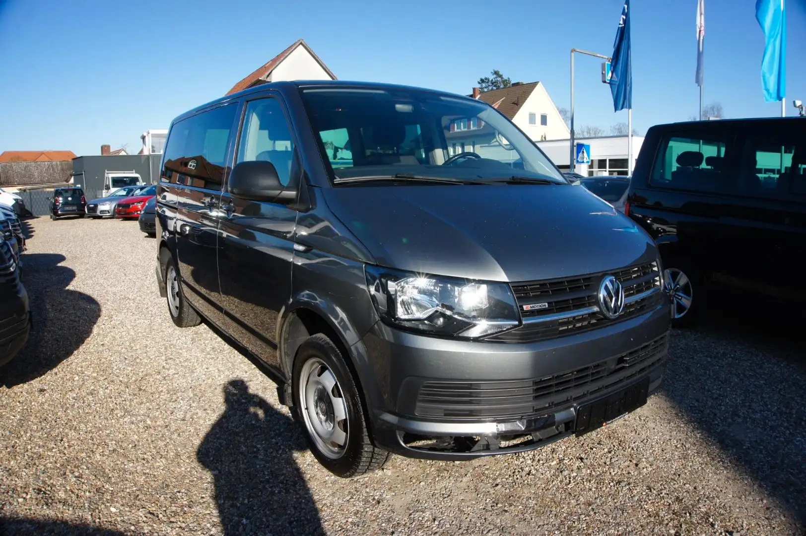 Volkswagen T6 Multivan Grau - 2