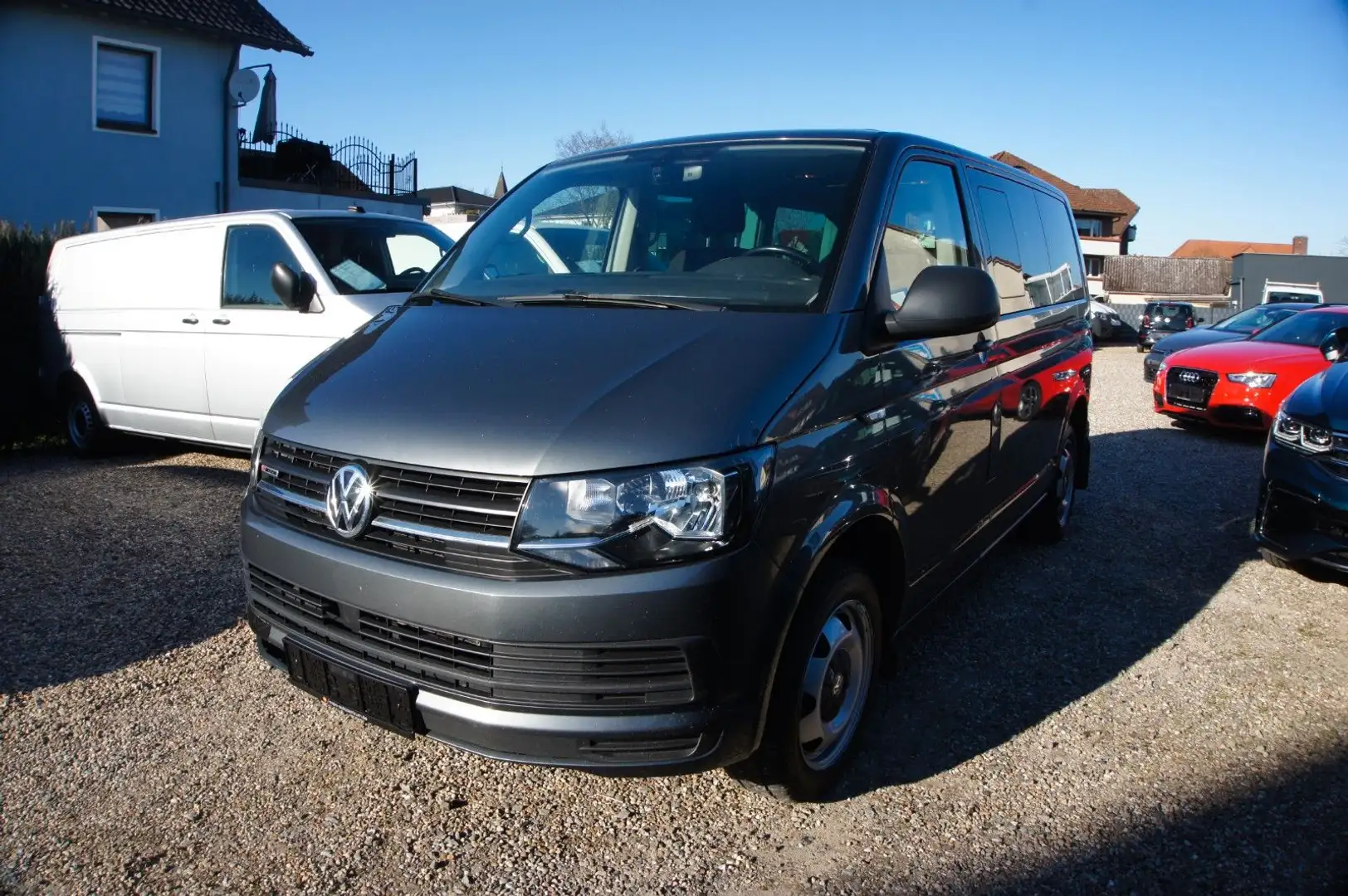 Volkswagen T6 Multivan Grau - 1
