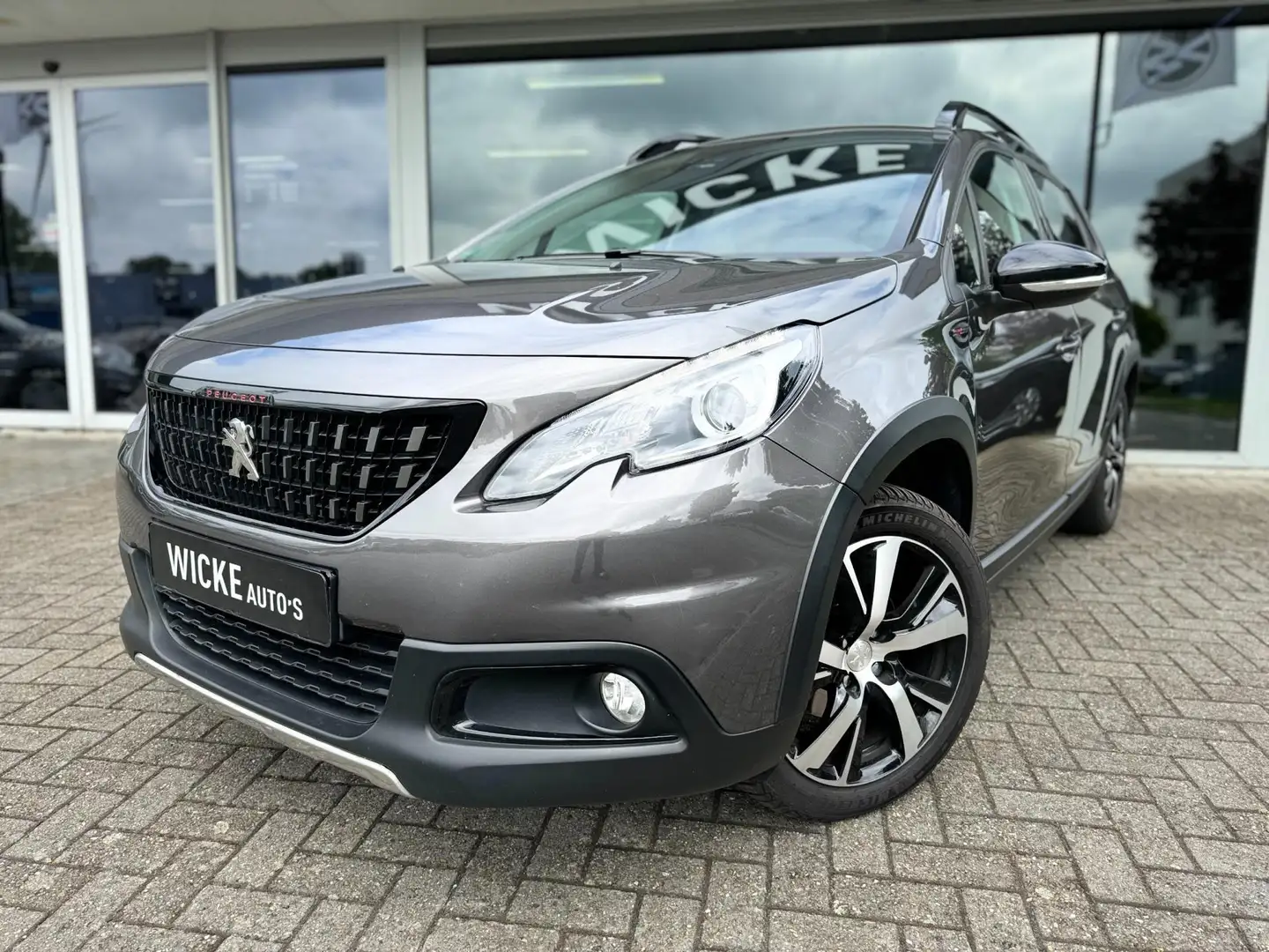 Peugeot 2008 1.2 PureTech GT-line Led Camera Trekhaak 81KW 2017 Šedá - 2