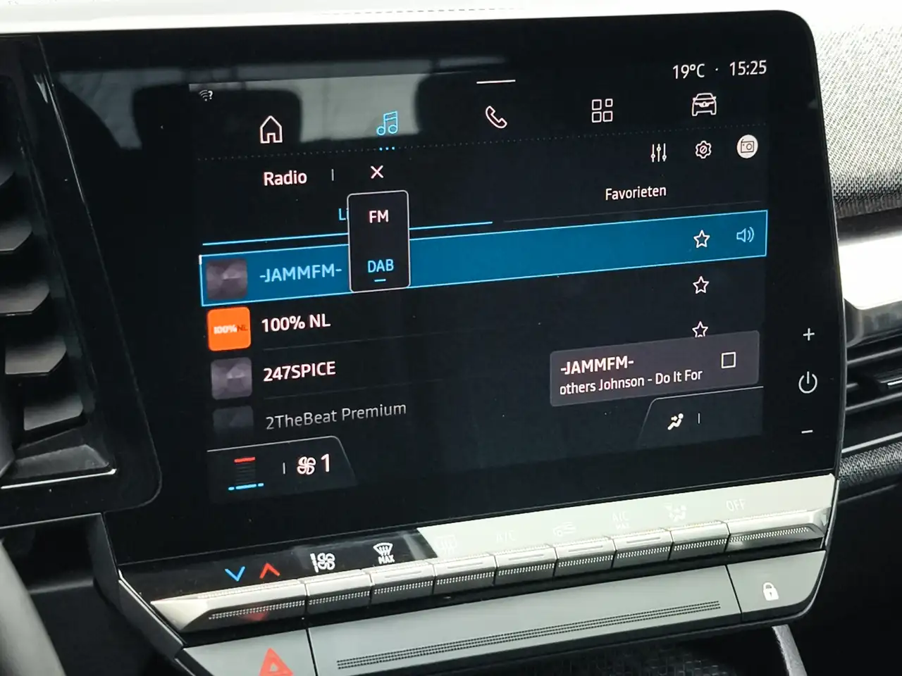 Renault Megane E-Tech EV40 Boost Charge Equilibre 3-Fase 1e-Eig. & Deale 31
