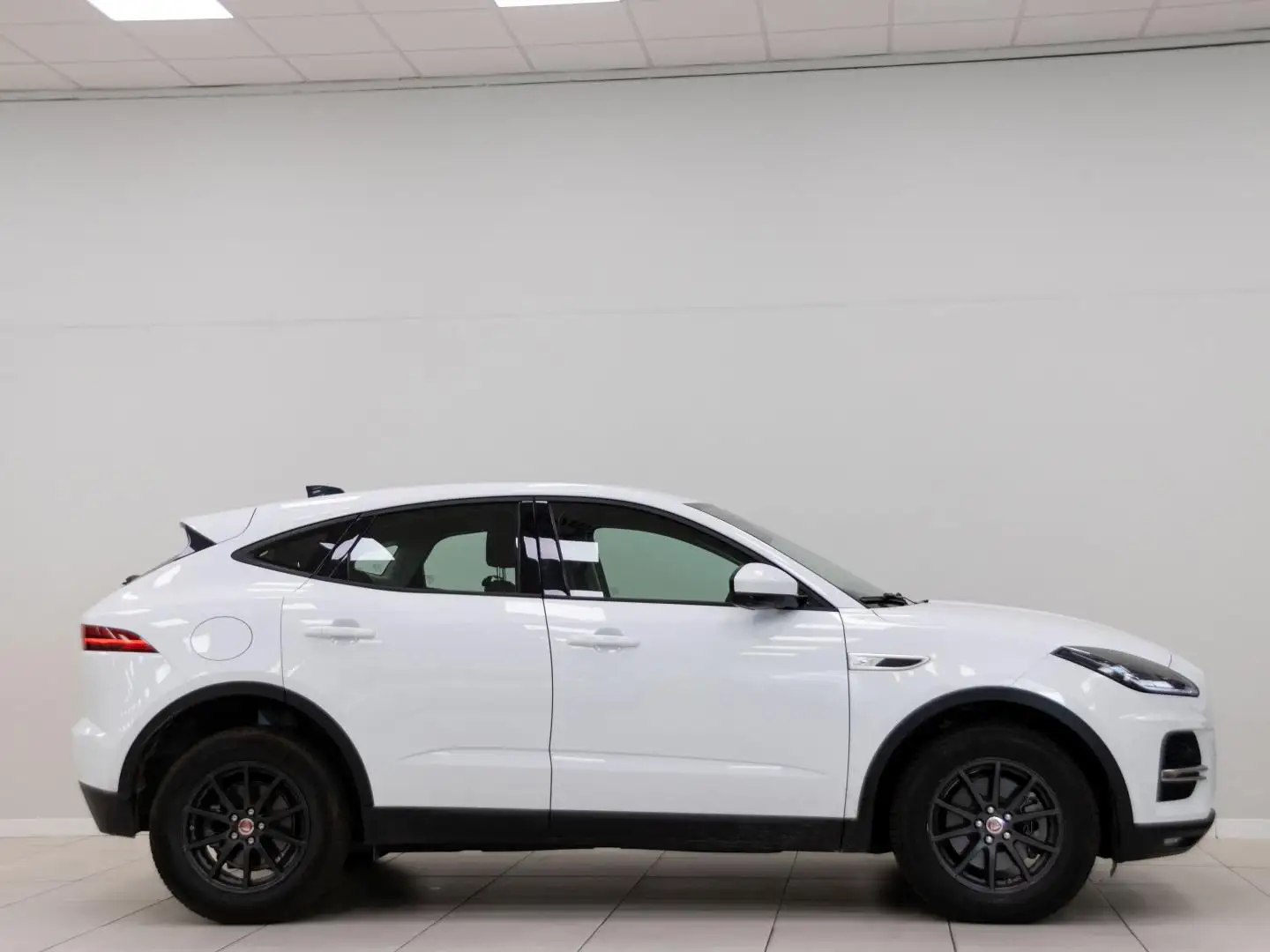 Jaguar E-Pace 2.0D 120kW Wit - 2