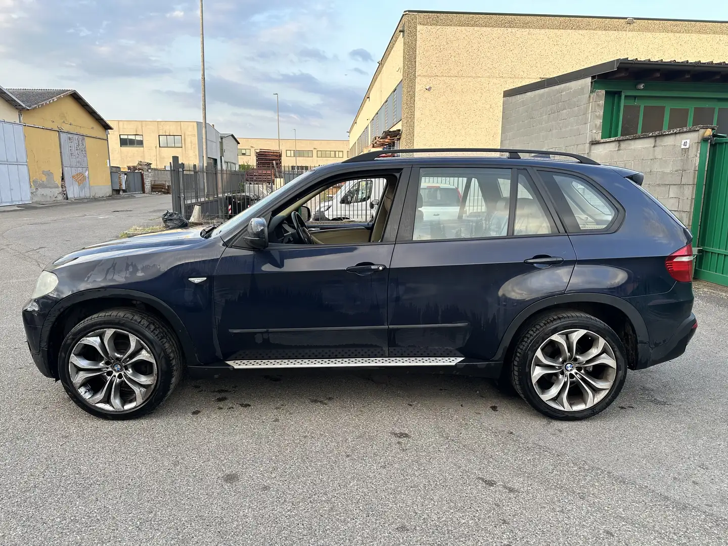 BMW X5 3,0 BENZINA PROBLEMA AL MOTORE - 1