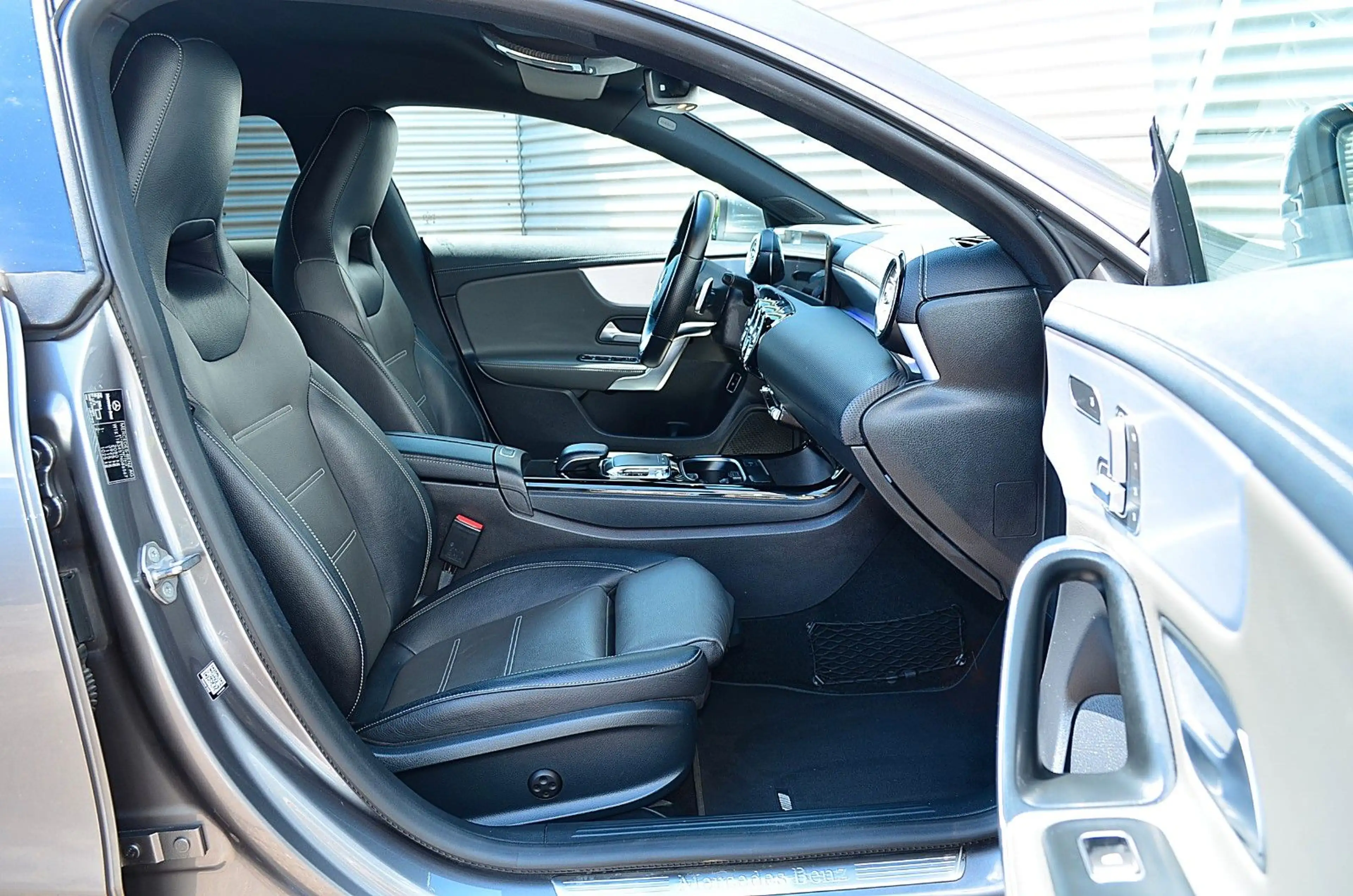 Mercedes-Benz CLA 220 4Matic AMG line — photo 11