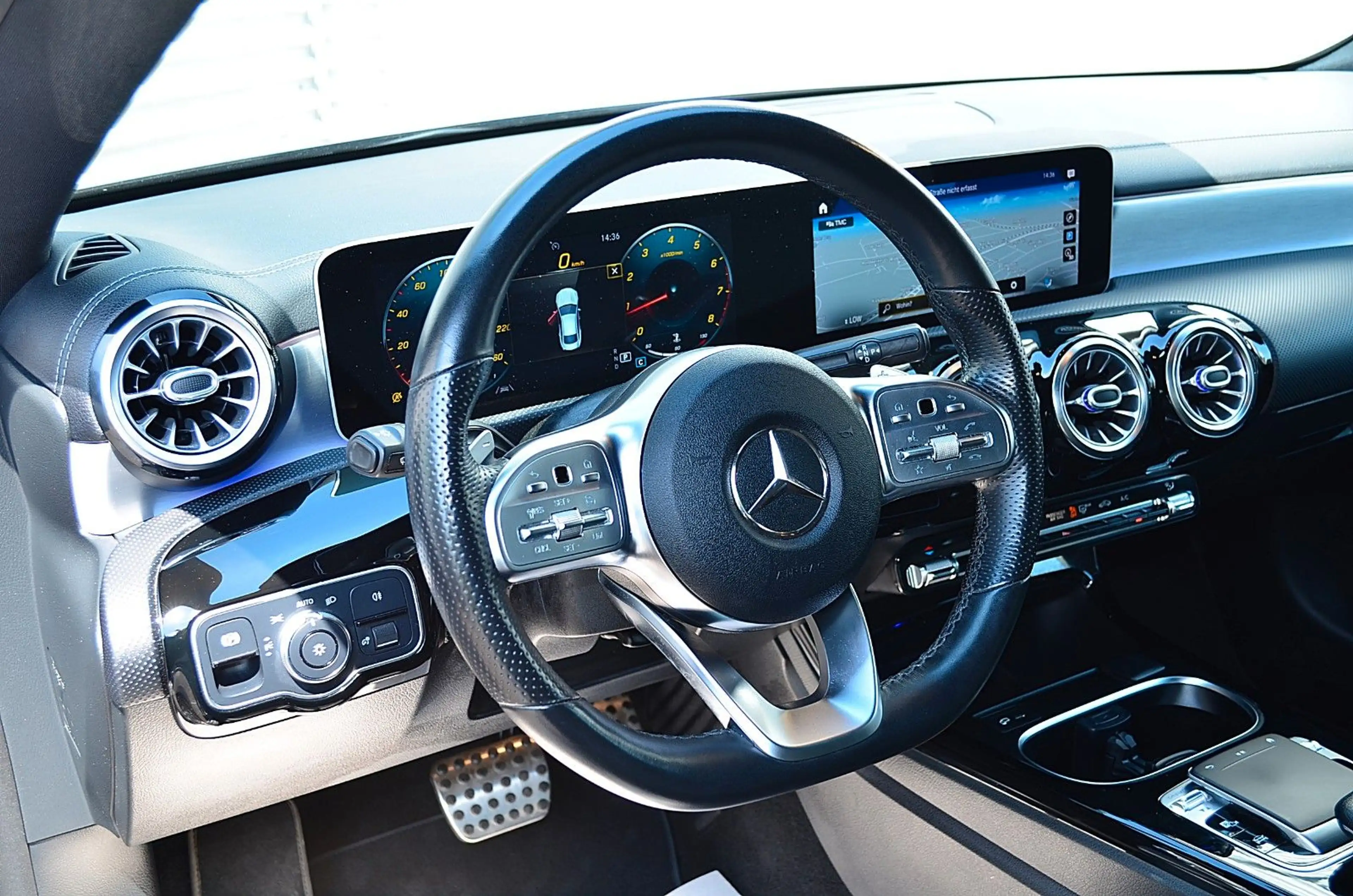 Mercedes-Benz CLA 220 4Matic AMG line — photo 15