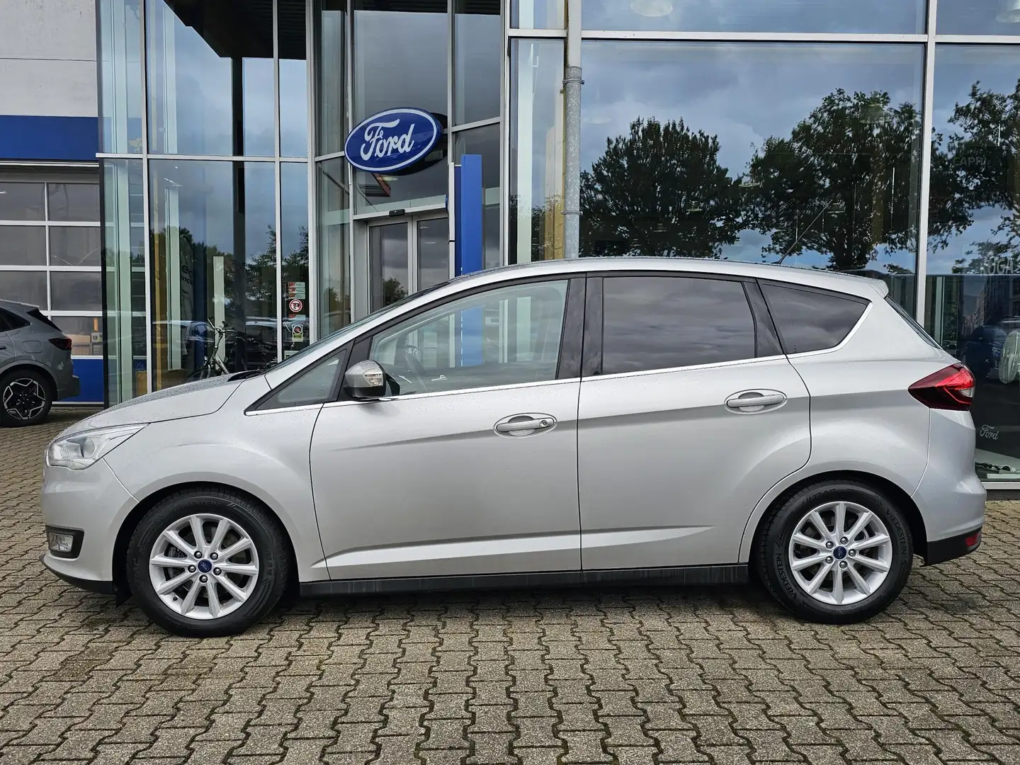 Ford C-Max 1.5 Titanium Grijs - 2