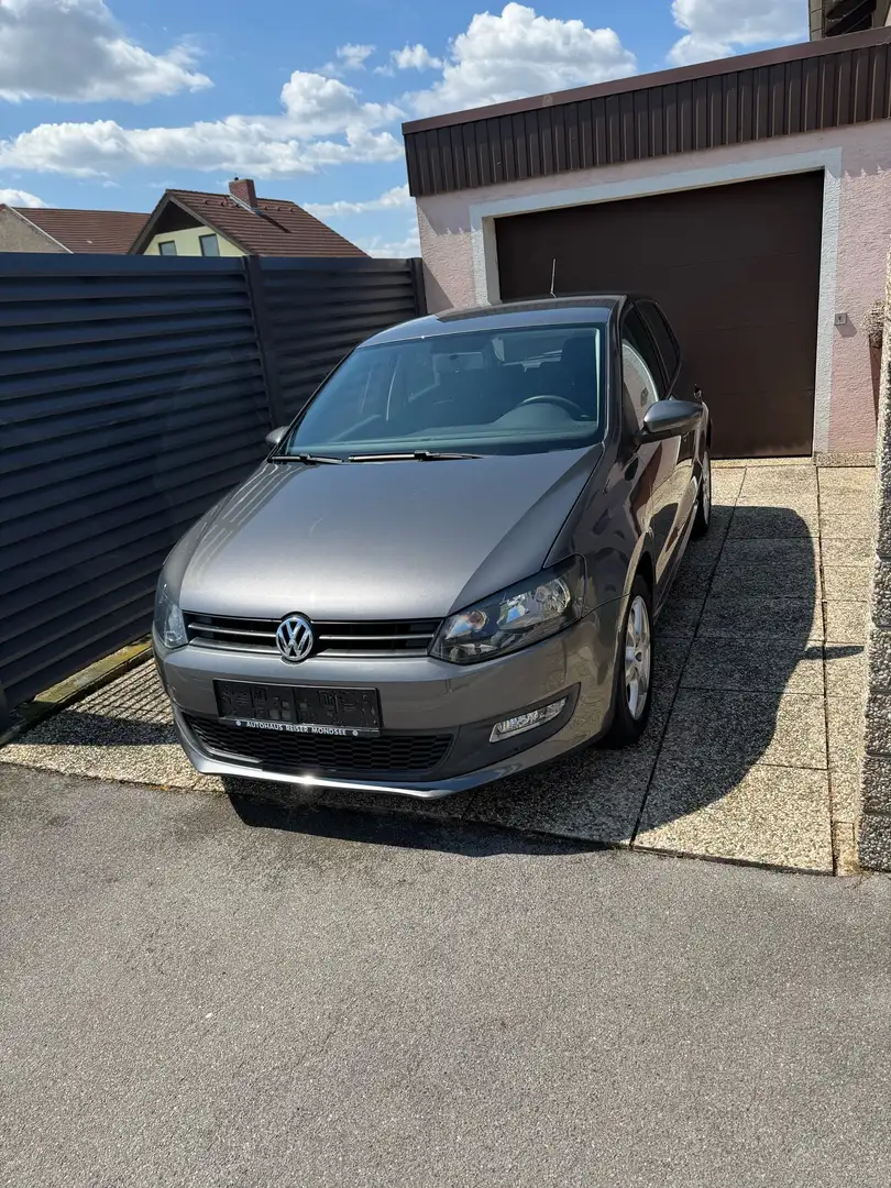 Volkswagen Polo Grau - 1