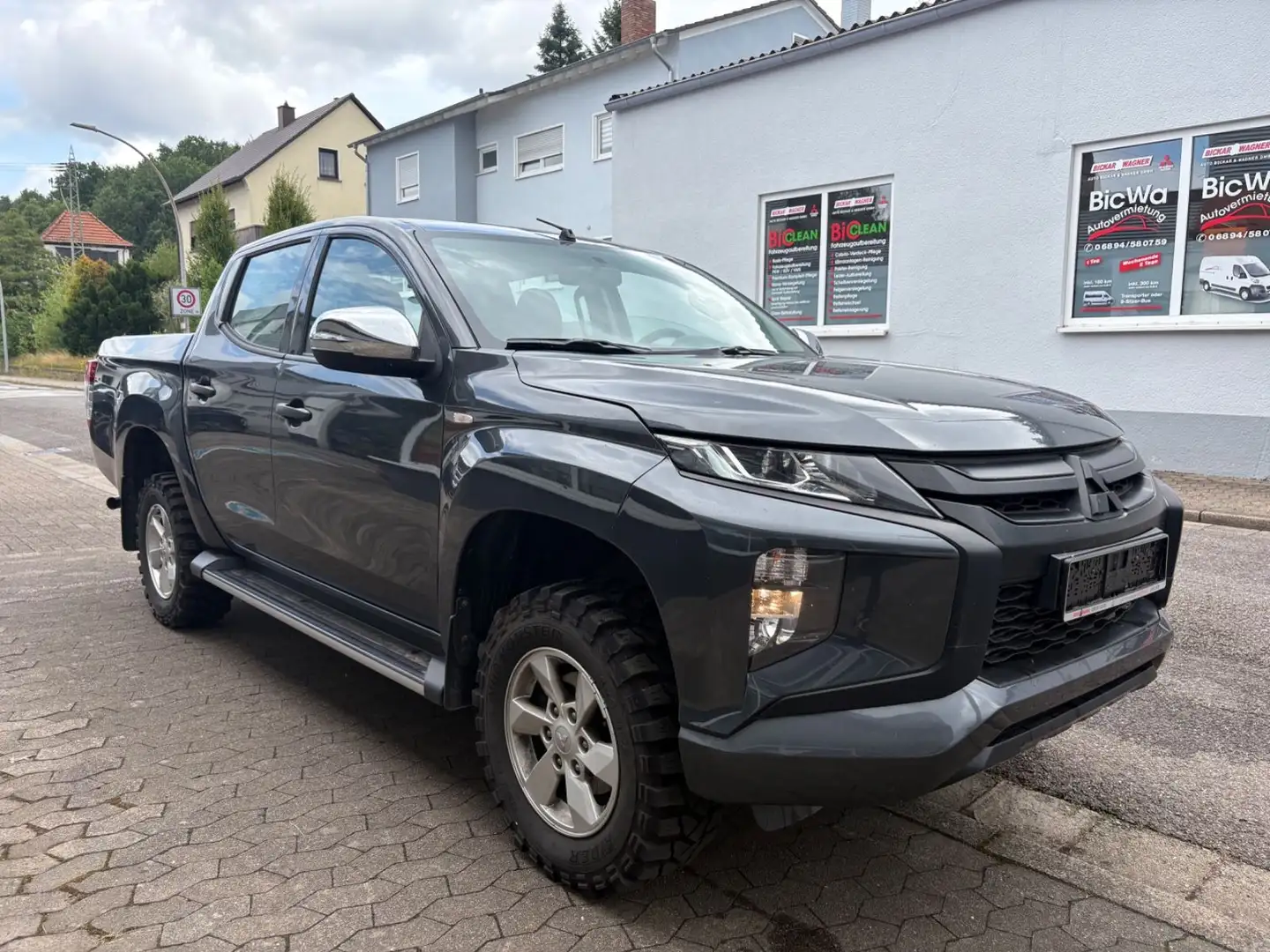 Mitsubishi L200 Basis Doppelkabine 4WD Sitzheizung/Allrad Grau - 2