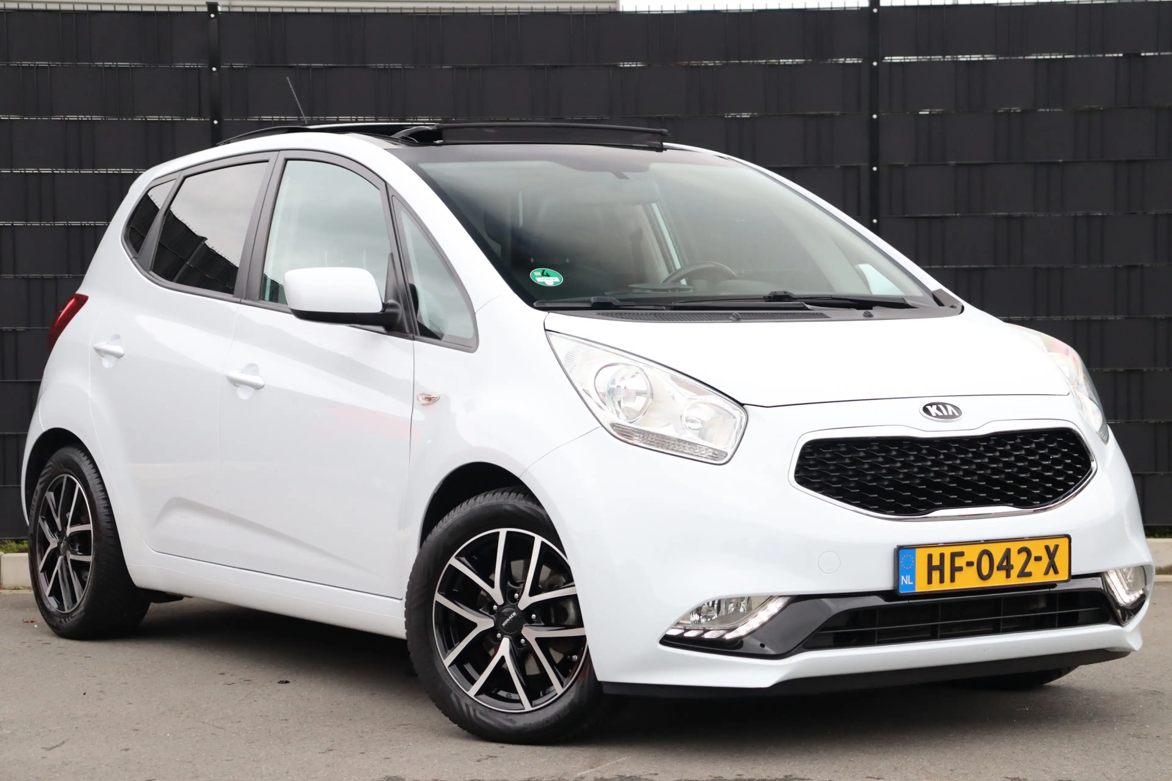 Kia Venga 1.4 CVVT DynamicPLusLine | Panoramadak | Camera | — photo 3