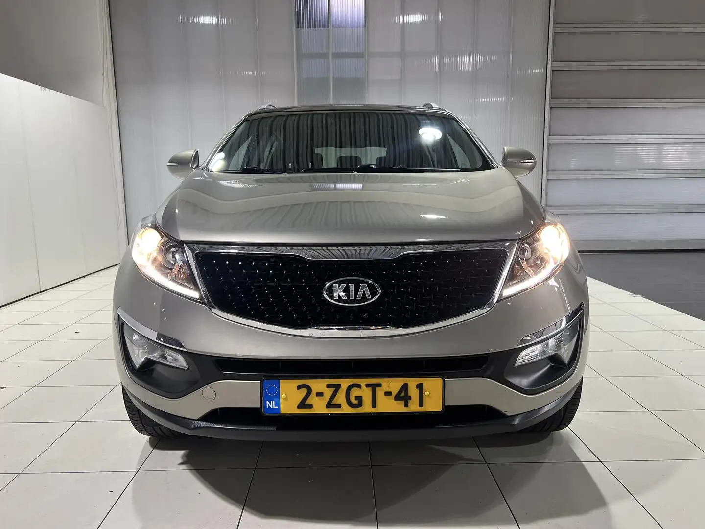 Kia Sportage 2.0 BusinessPlusLine Trekhaak, elektrisch glazen p Grijs - 2