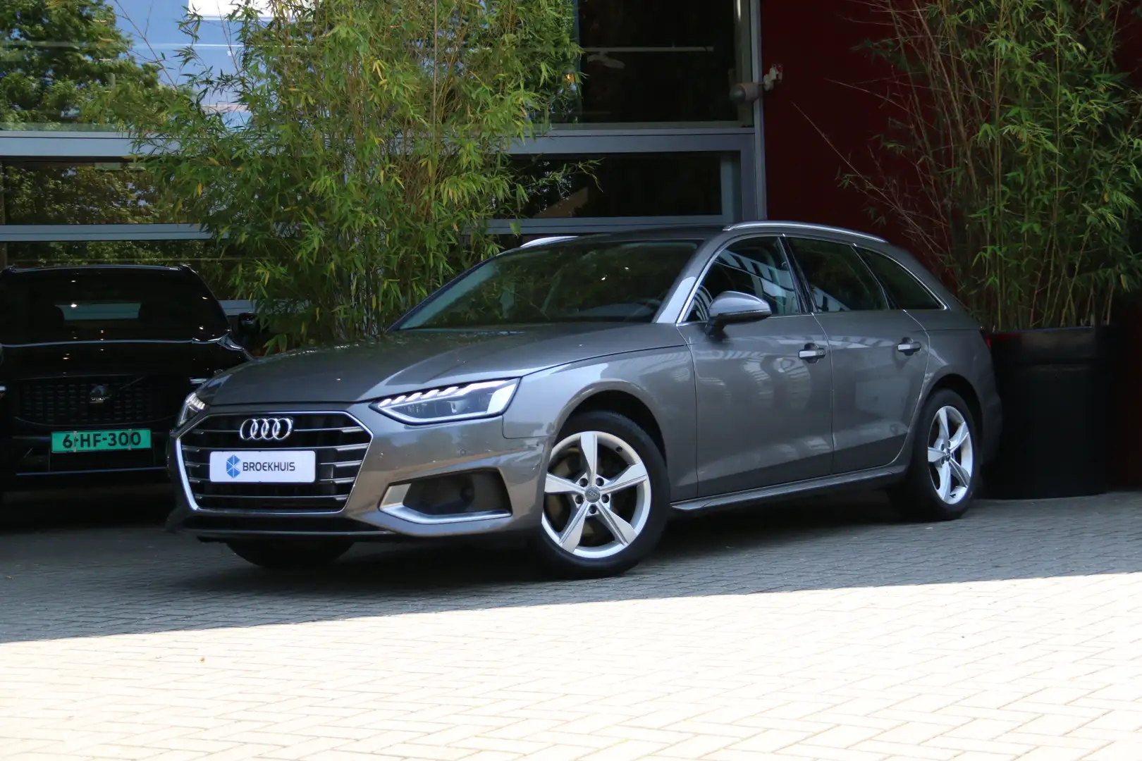 Audi A4 Avant 40 TFSI Launch edition Business | VERWACHT | Gris - 1